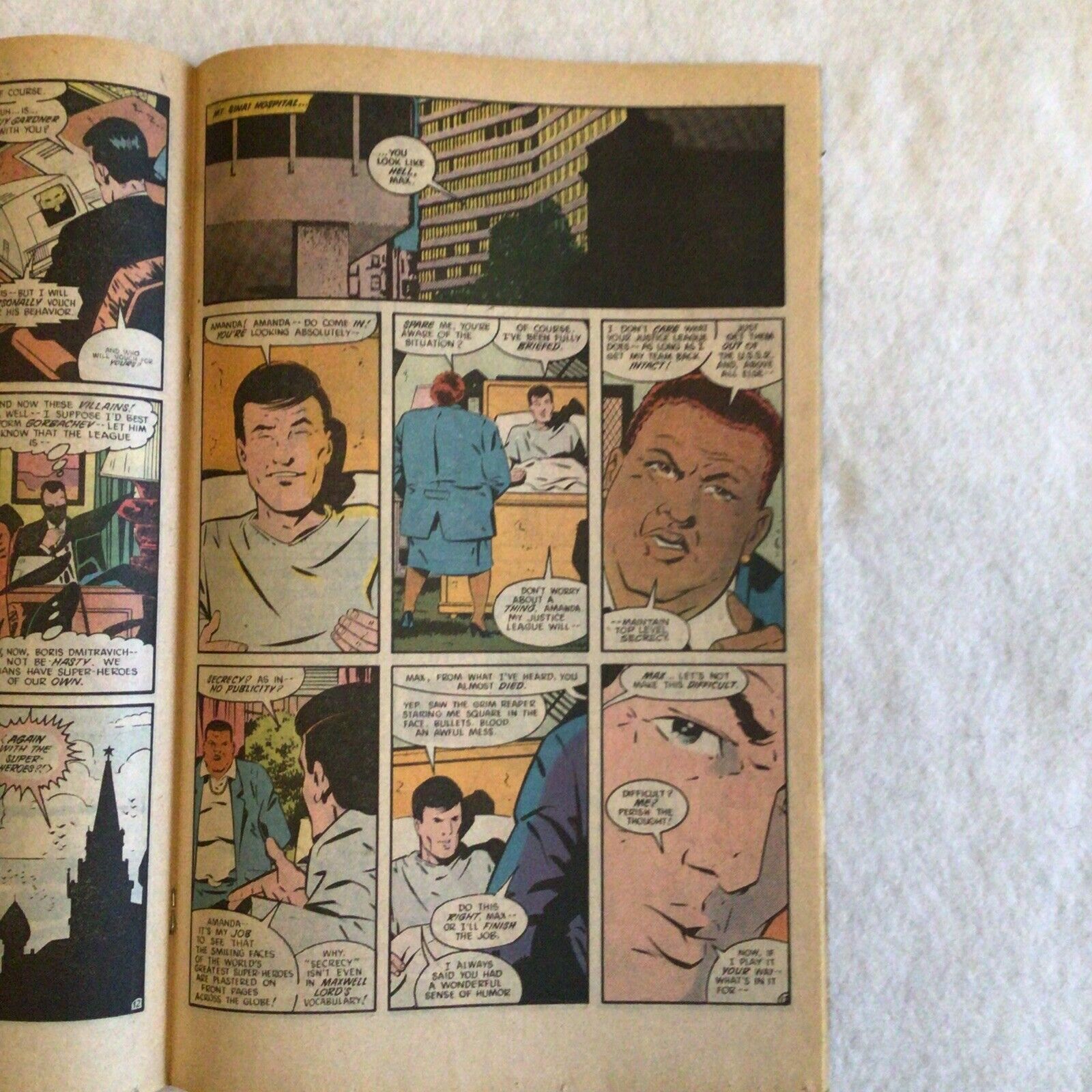 COMIC - DC Comics JUSTICE LEAGUE INTERNATIONAL vs SUICIDE SQUAD  May 1988 (8856