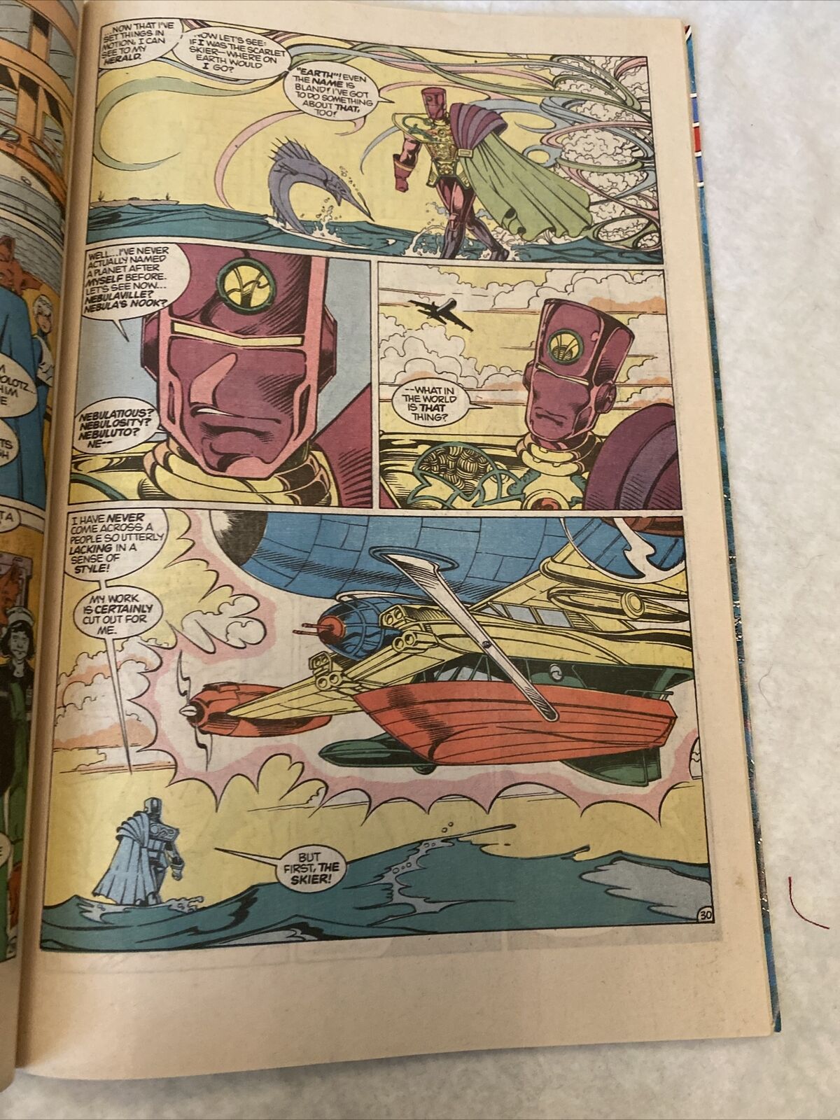 COMIC - DC Comics  JUSTICE LEAGUE QUARTERLY Spring 1991 - New York (8805)