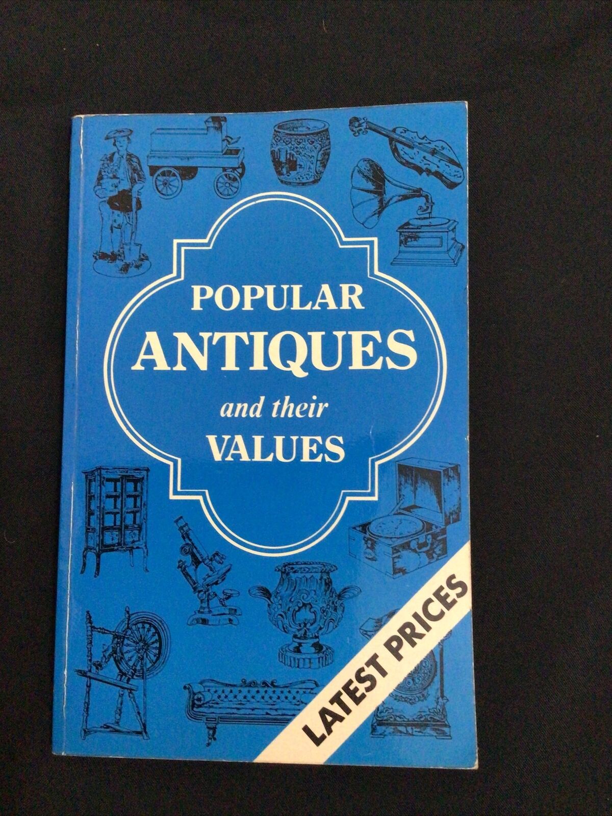 BOOK - Lyle popular antiques and their values 1975 - (8593)