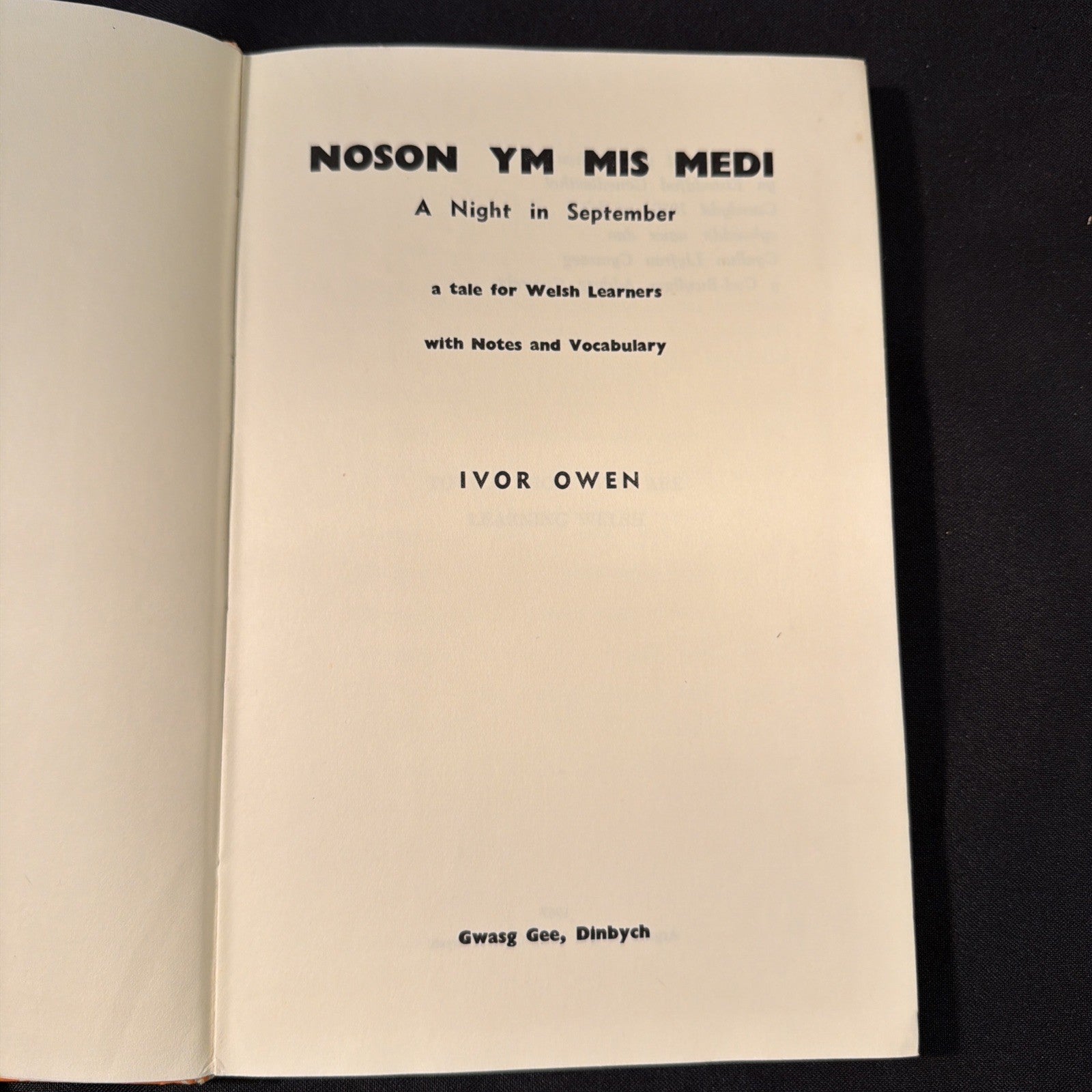 Noson Ym Mis Medi, Ivor Owen, A tale for welsh learners - Welsh Language book - (1874)