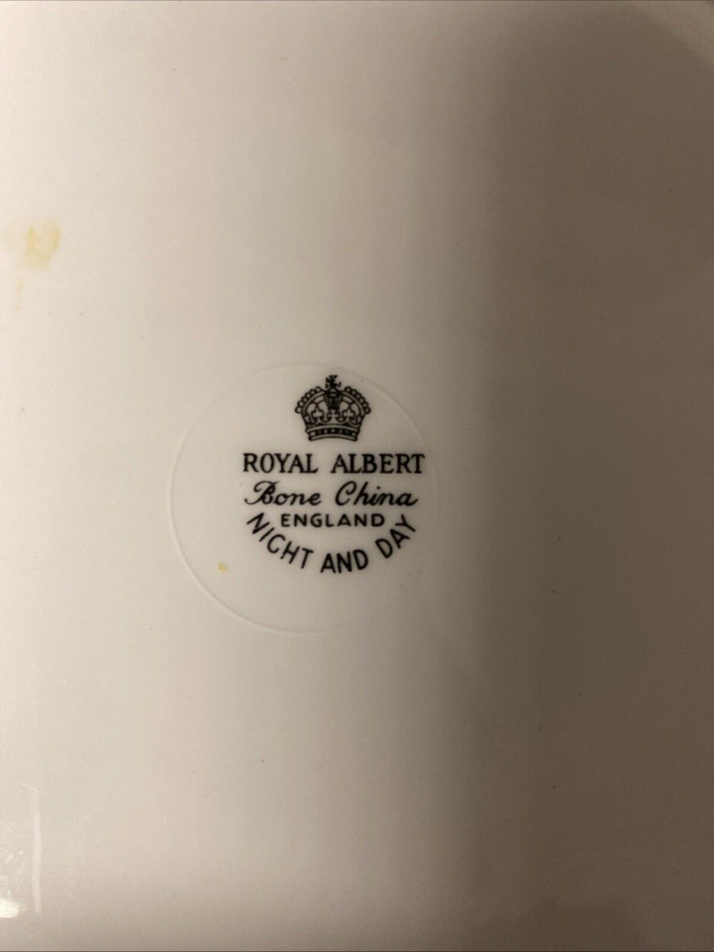 Royal Albert Night & Day Cake Plate 24cm Diameter Excellent Cond - (5728)