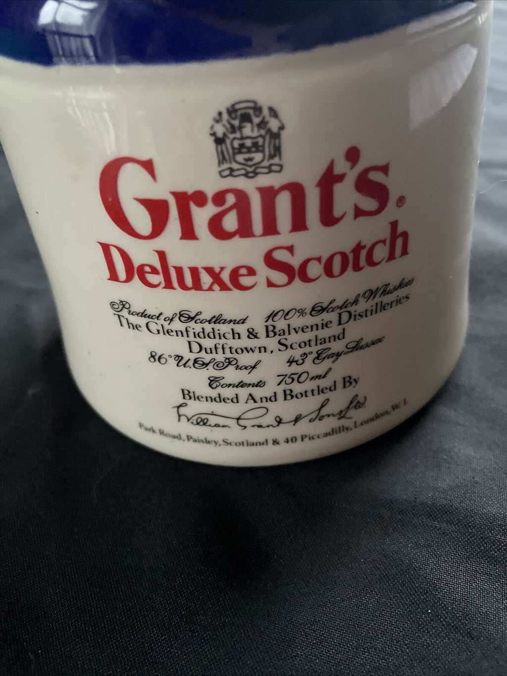 Vintage Grants Deluxe Scotch 7" Stoneware Bottle Jug (Empty) rare blue - 9371