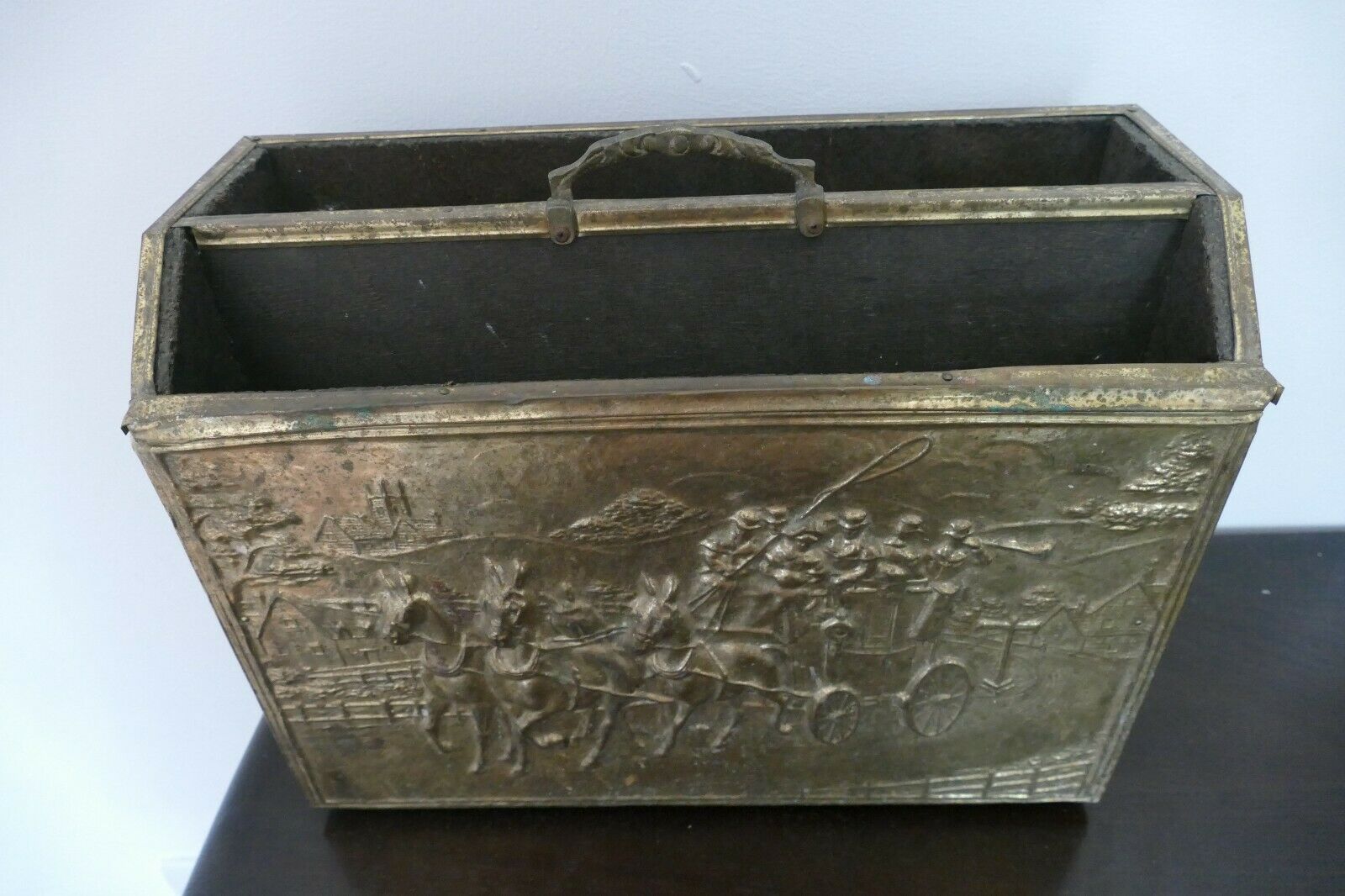 Brass Repousse Exterior Design "Cart and Horses" Magazine Rack Antique (8568)