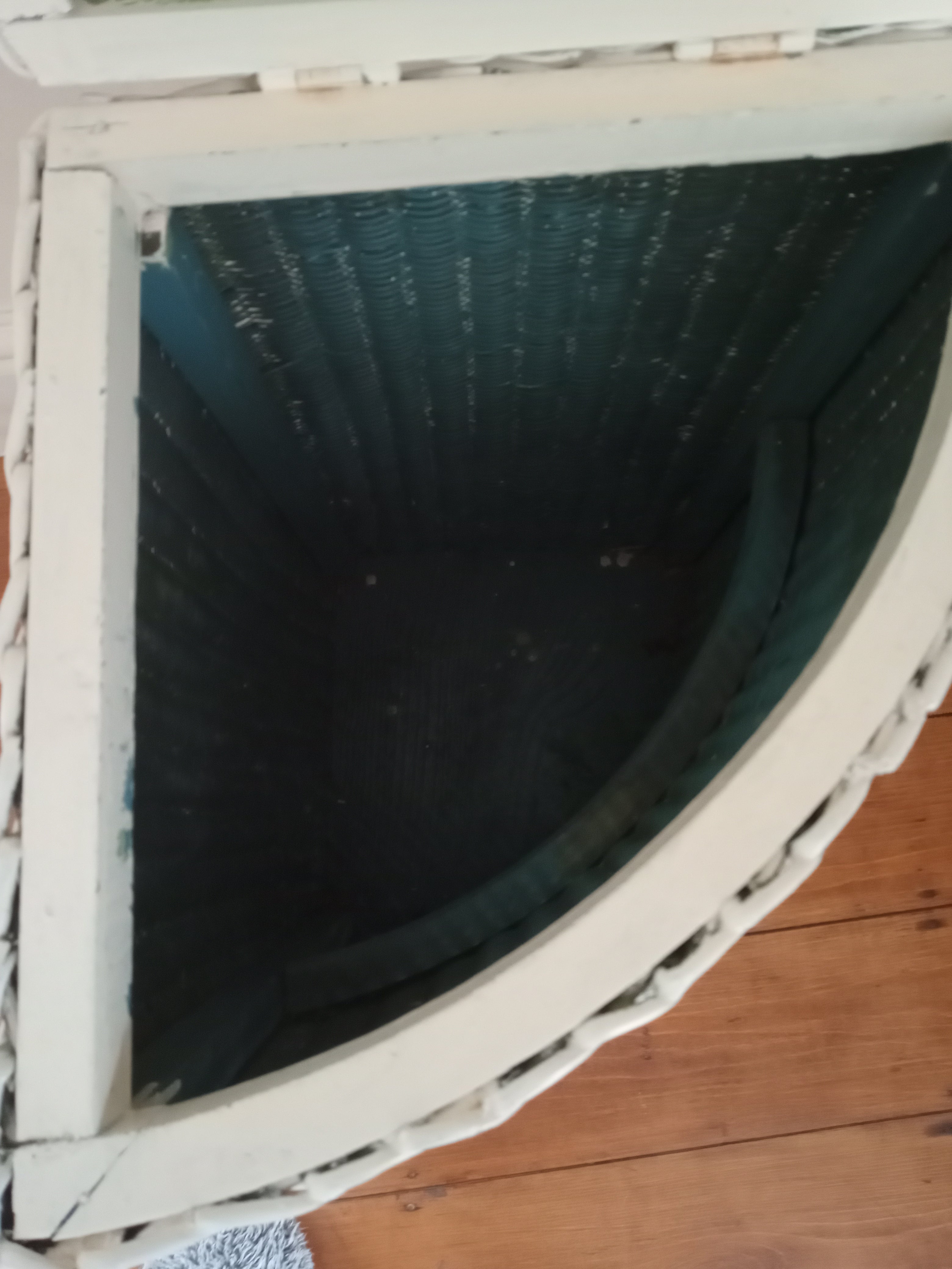 Vintage Lloyd Loom corner laundery bin painted white - (9705)