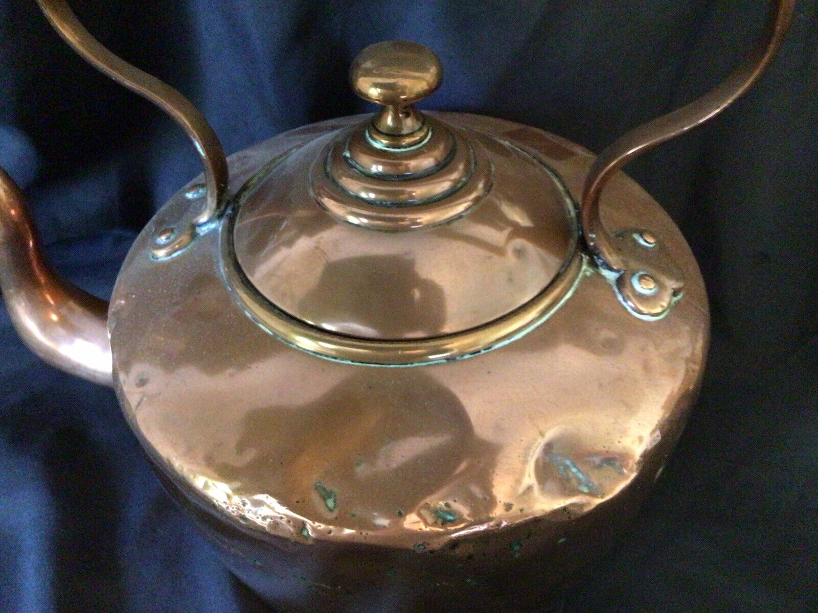 Kettle VERY heavy copper antique kettle nice patina - (8603)