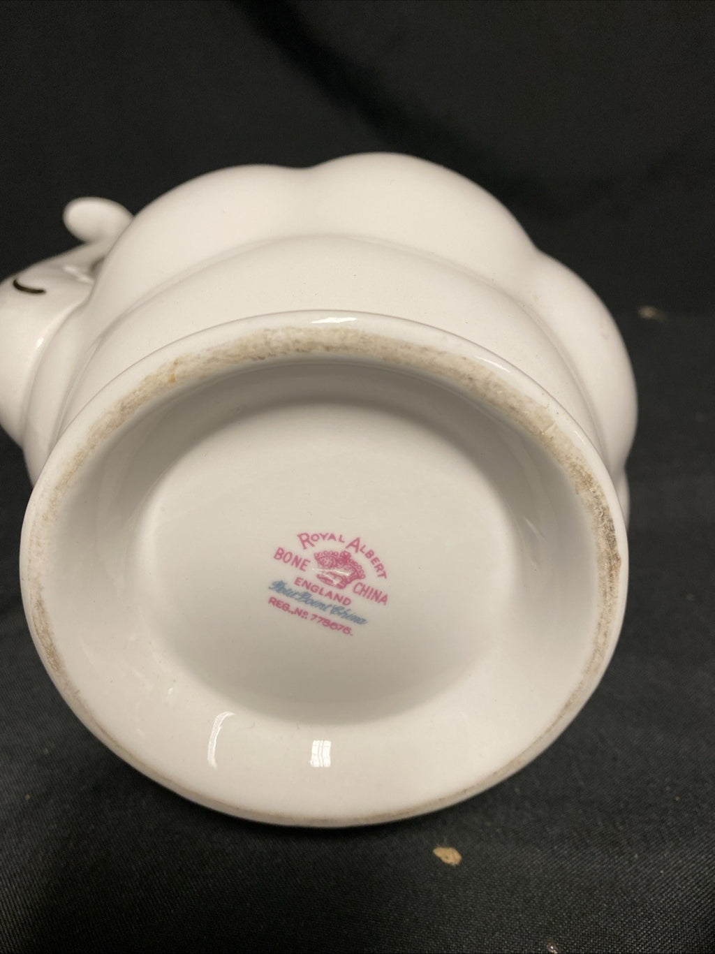 Royal Albert Bone China Petit Point RD778676 Tea / Coffee Pot Mint - (1765)