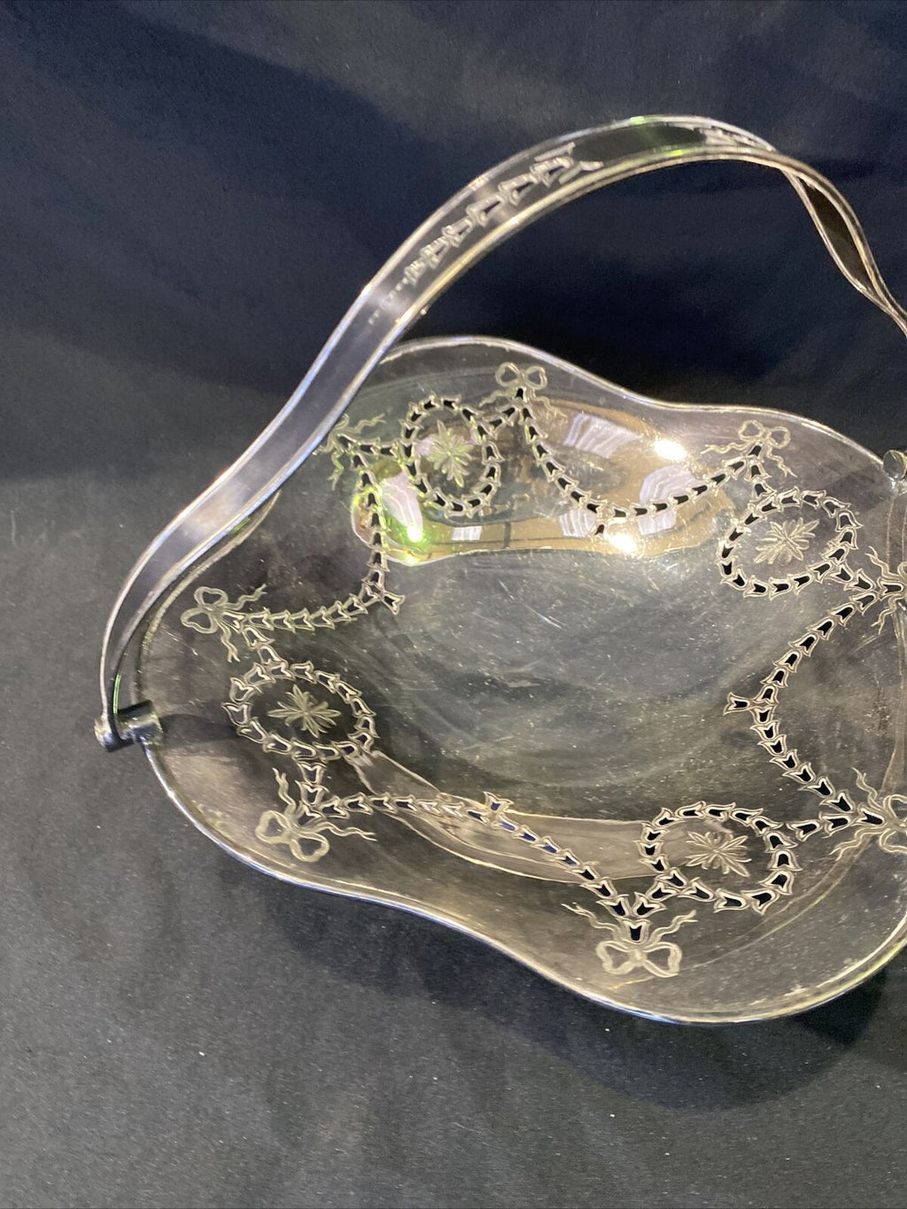 Antique Lee & Wigfull L&W Silver Plate Bon Bon Dish #7667 Beautiful item (8442)