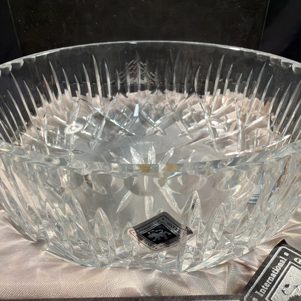 Edinburgh International Imported Hand Cut Crystal large Bowl 21cm D. -  (2092)