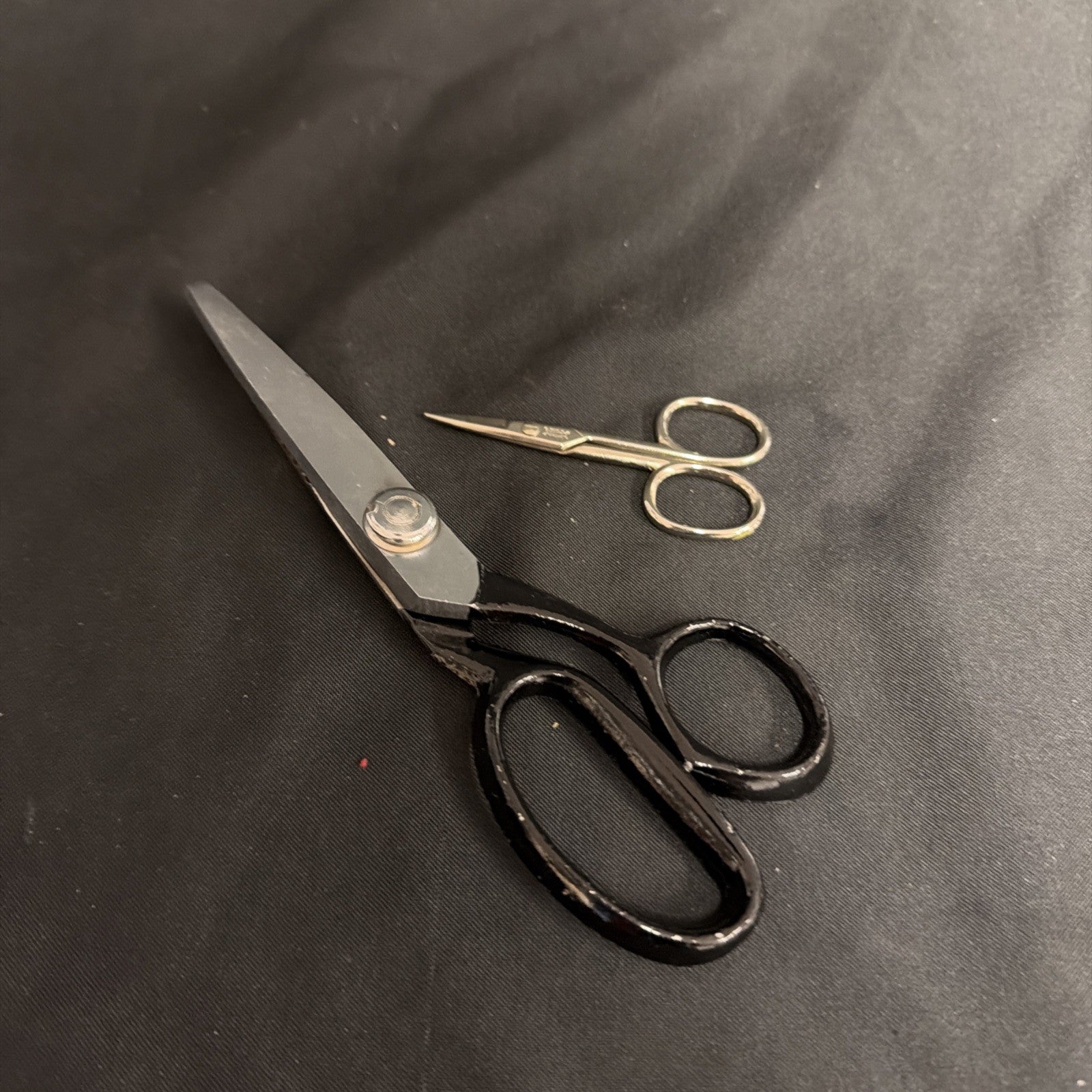 Vintage Pinking Shears Scissors and small vintage embroidery scissors- (1965)
