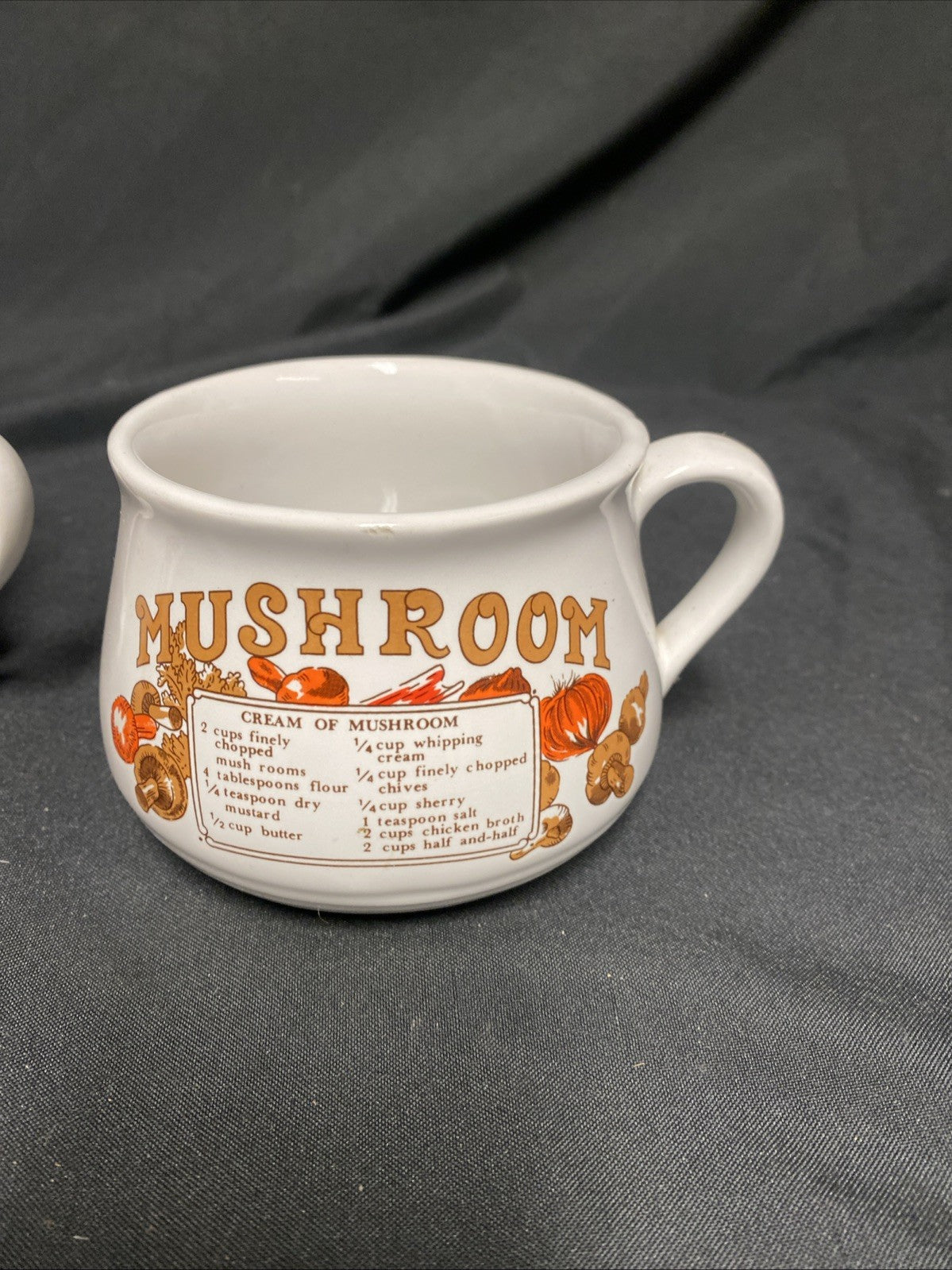 Pair of 1980's soup mugs Chicken and Mushroom beautiful condition - (1798)
