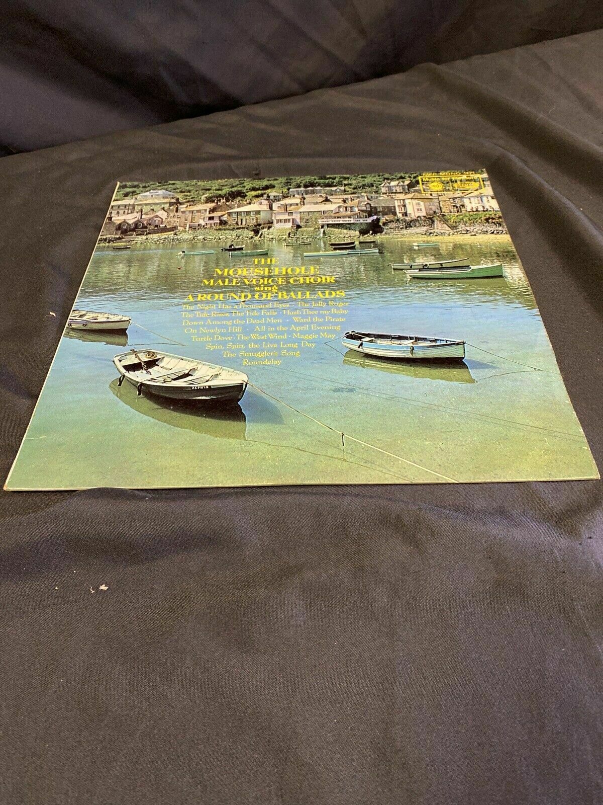 MOUSEHOLE - The Male Voice Choir sing a round of ballads - VINYL Record (7130)