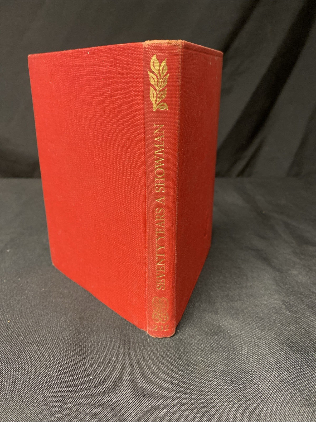 Book - Seventy Years a Showman - Lord George Sanger - 1952 - (1503)