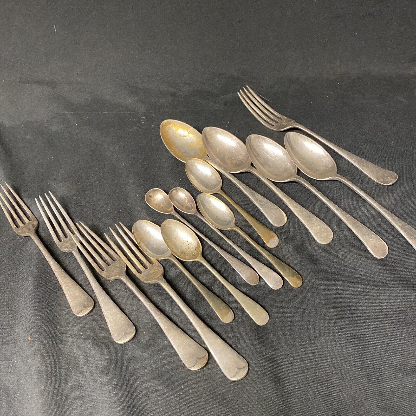 15 Pieces British Plate A1 Grade Silver Plated Vintage Cutlery - (5353)