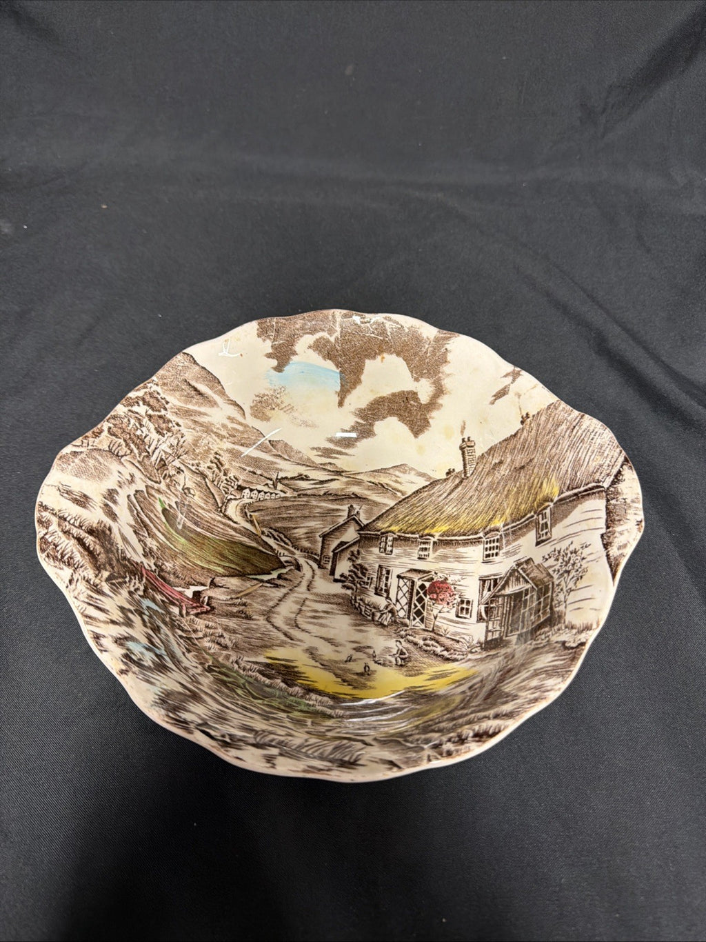W.H. Grindley Staffordshire, England - Serving bowl - Quiet Day - (1816)