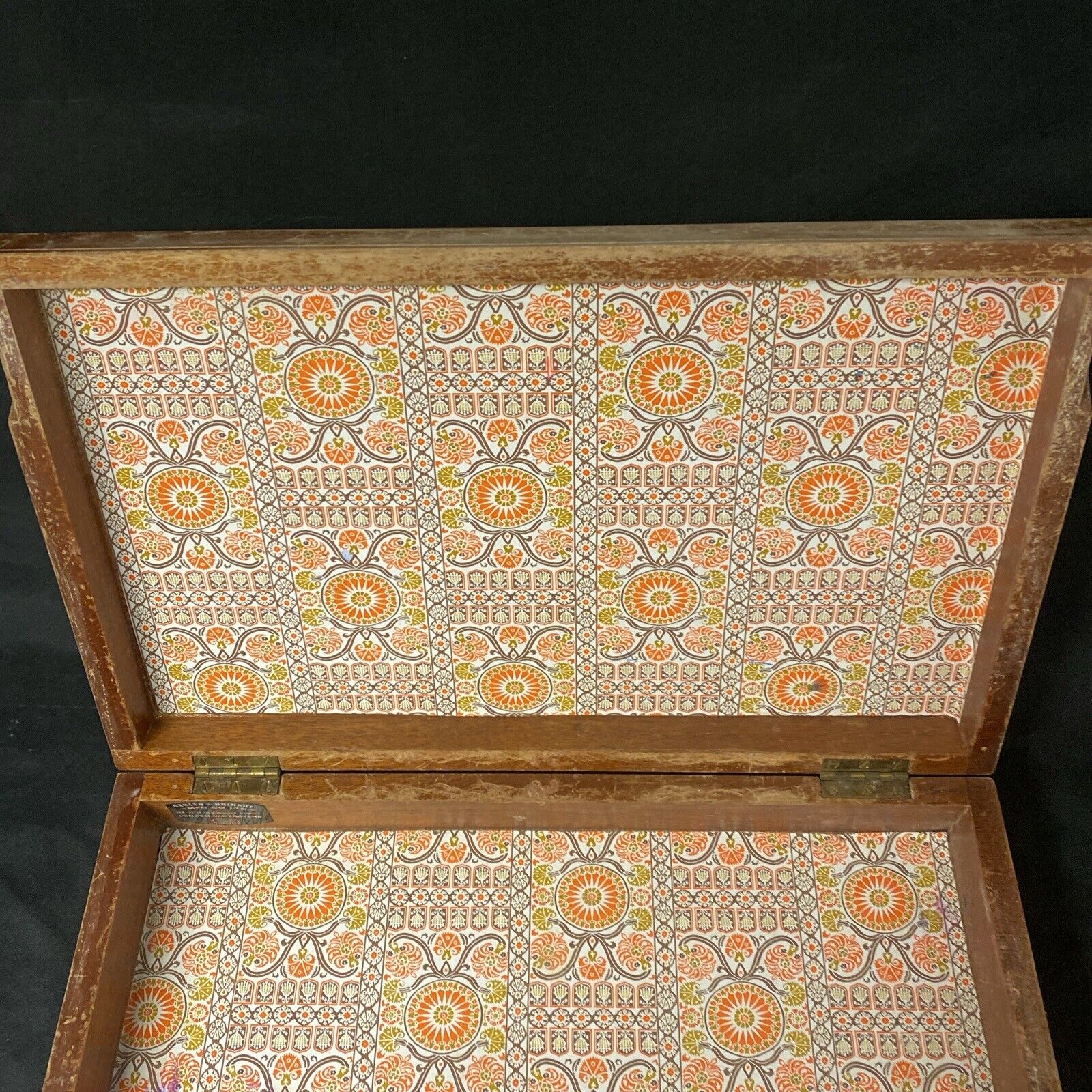 Genito Urinary MFG Co Ltd London England Wooden Case Empty (8912)