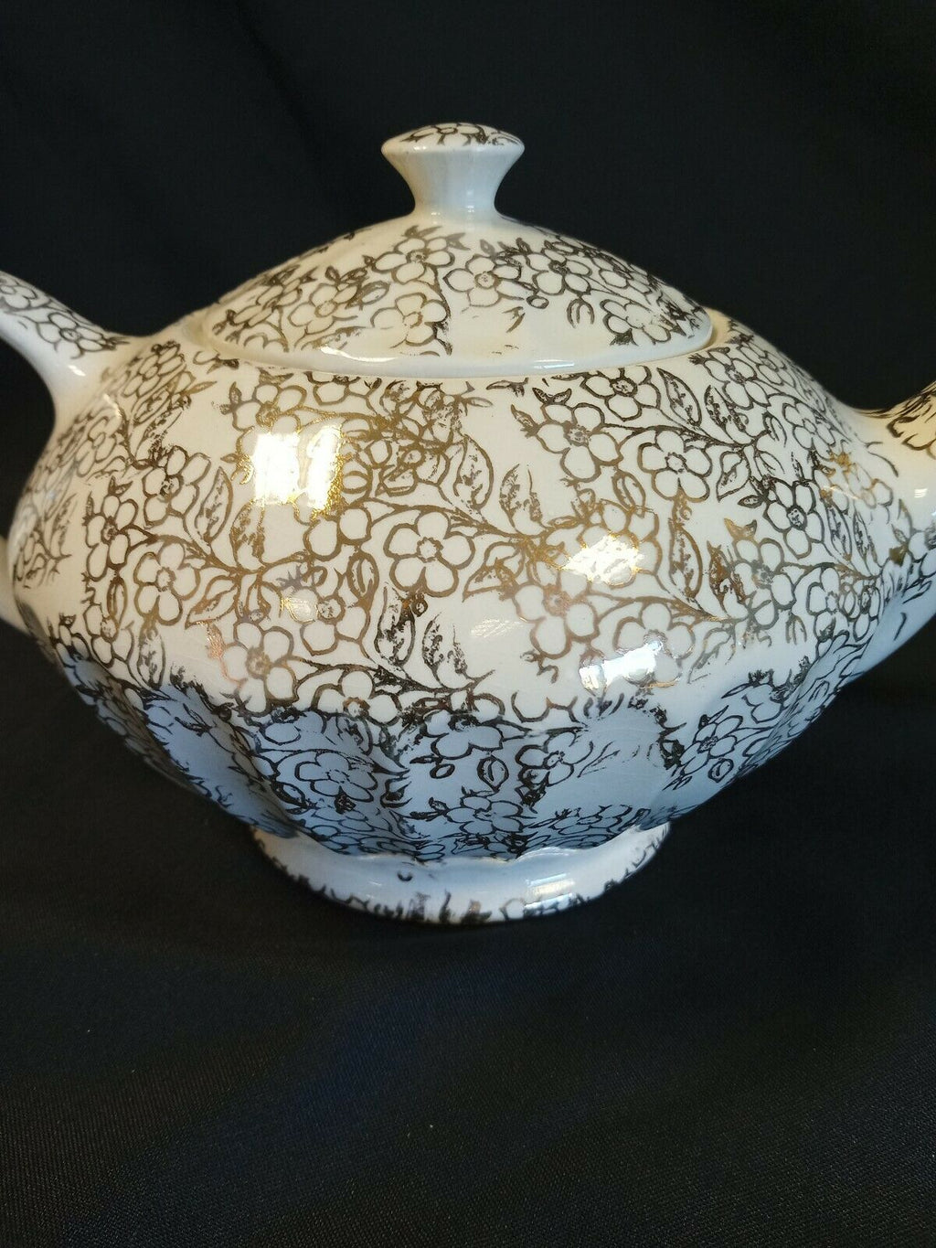 Sadler Teapot with Gilt floral design and Flower Lady Very rare pot - (7896)