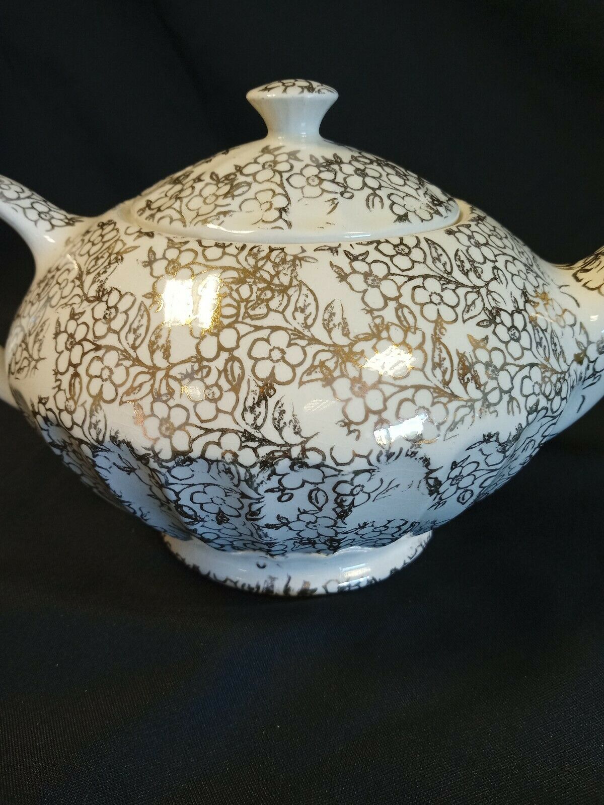 Sadler Teapot with Gilt floral design and Flower Lady Very rare pot - (7896)