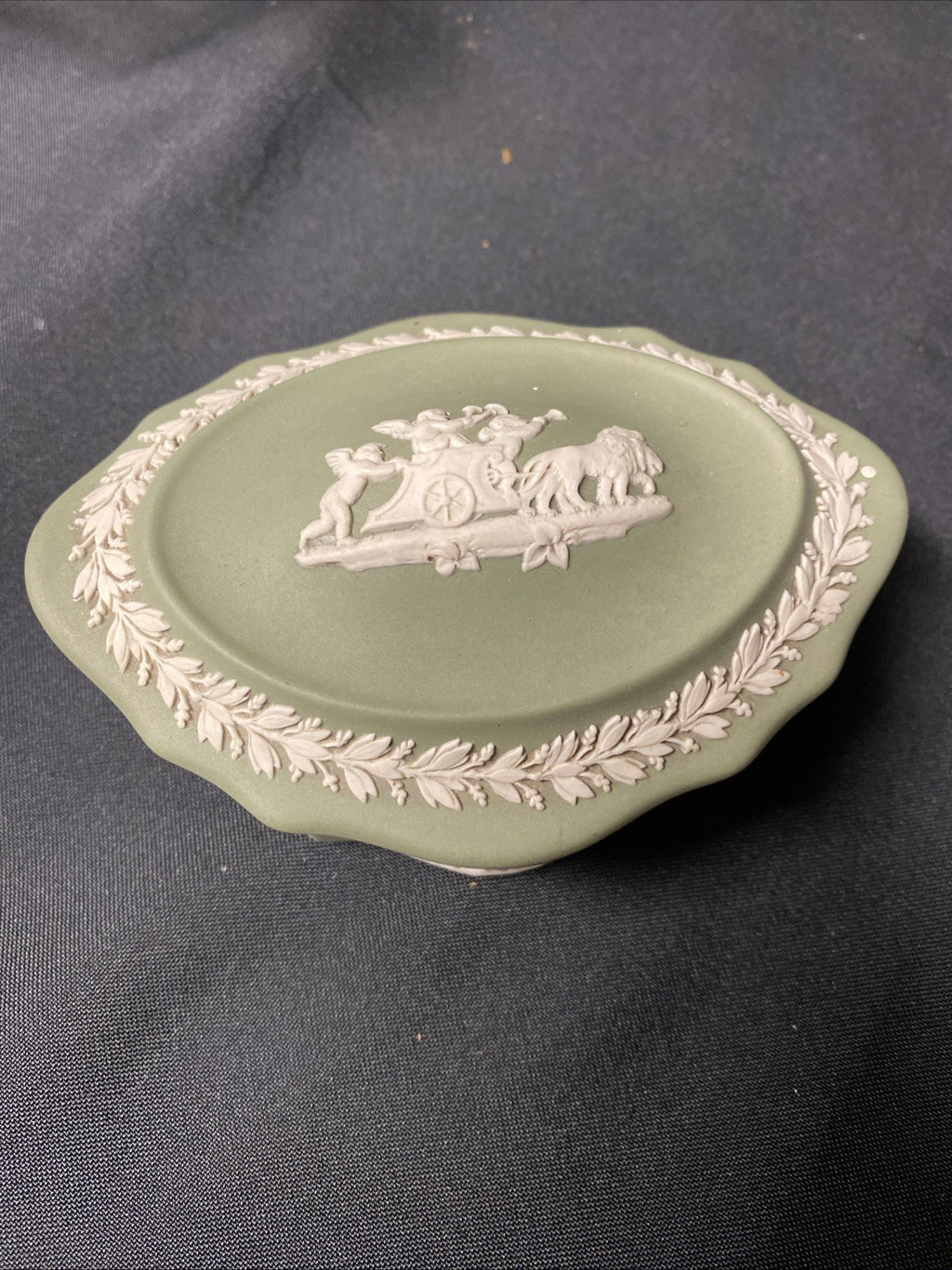 Vintage Wedgwood Jasperware Sage Trinket Box Grecian Chariot  - (1599)