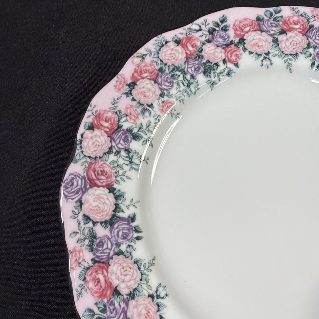 Royal Albert Rose Garland 2001 - 21cm Plate Mint as New cond  -(2069)
