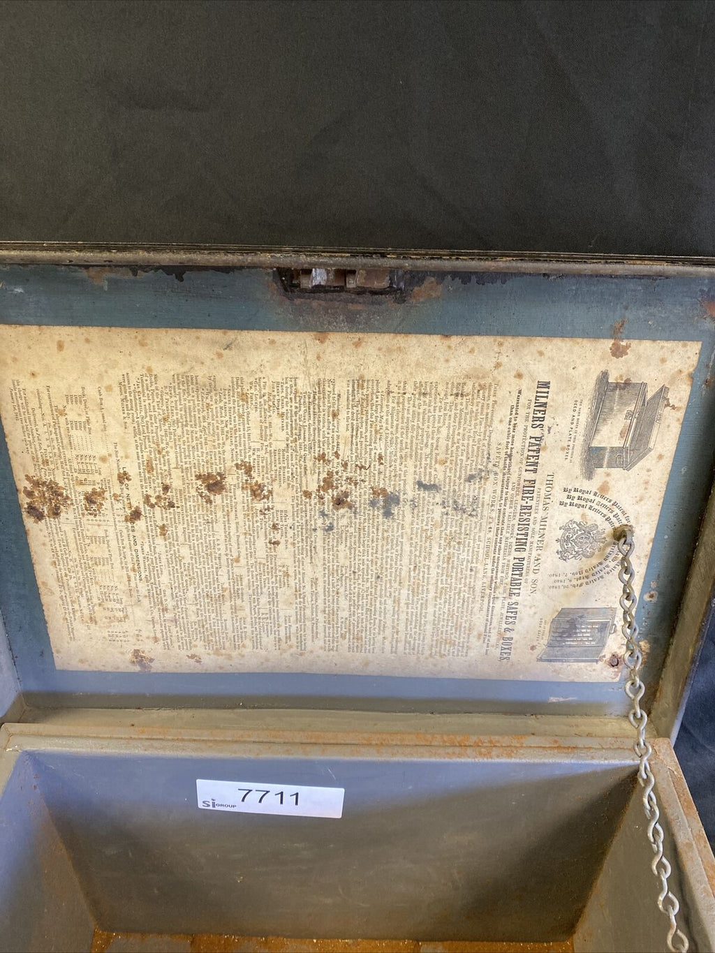 Antique Milners Fire-Proof Portable Safe 1842 V.Heavy 45cm x 31 x 31 cm (7711