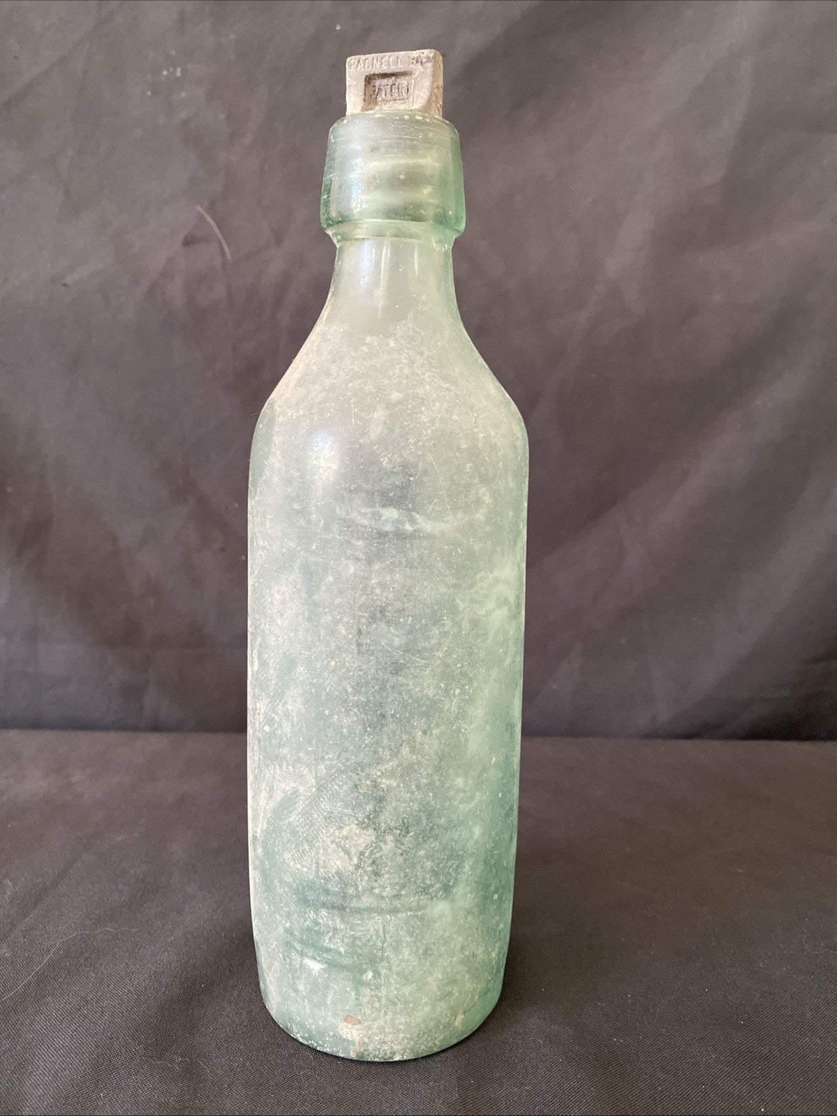 Antique Glass Bottle TH WAITES LONDON & RILEYS NEWPORT PAGNELL Stopper - (1023)