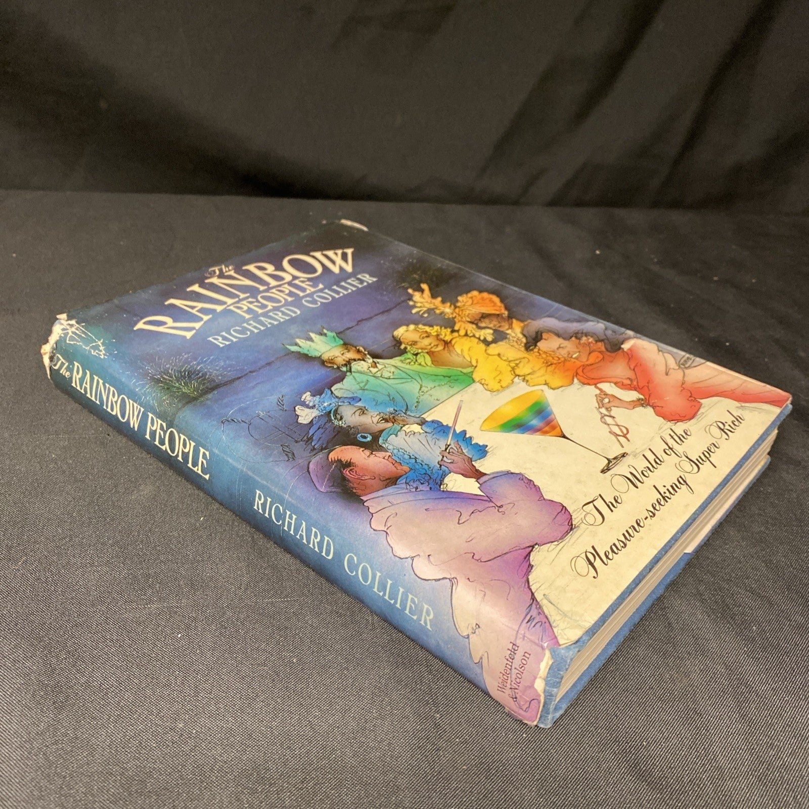 Book - The Rainbow People - Richard Collier 1984 - (1654)