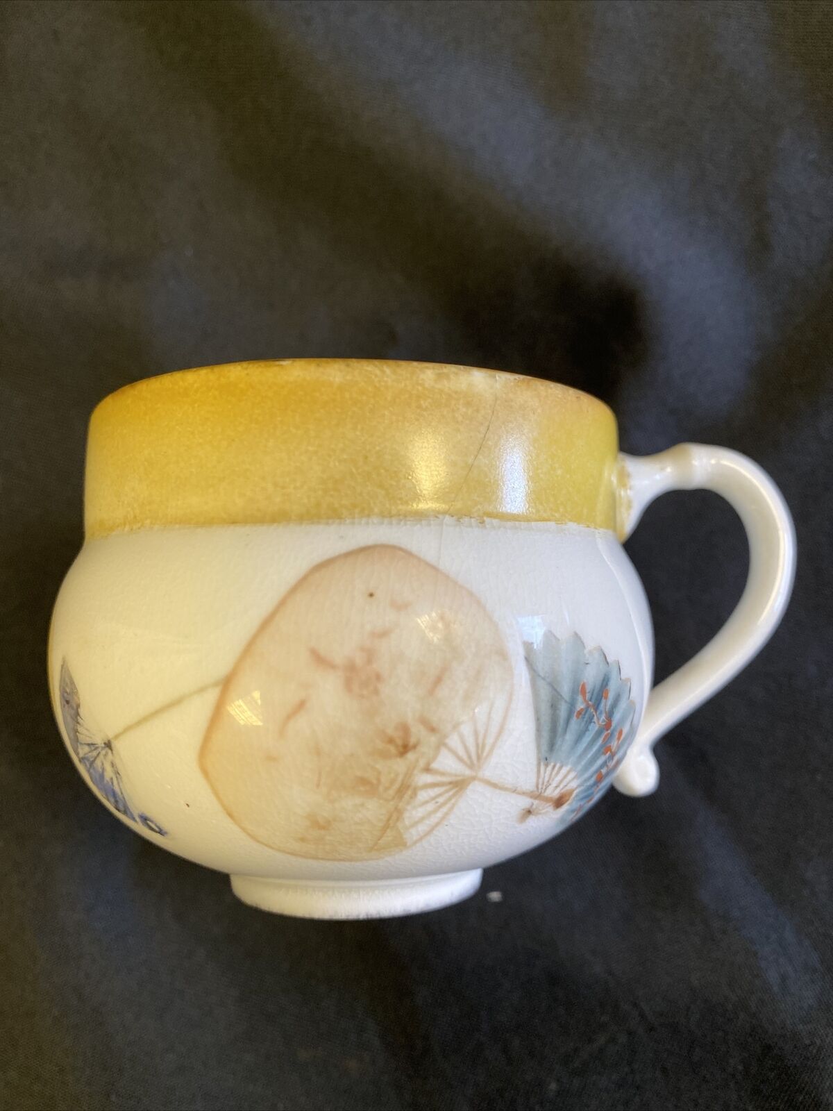 Antique Coalport cup with yellow rim and chinese fan design very unusual - (7716