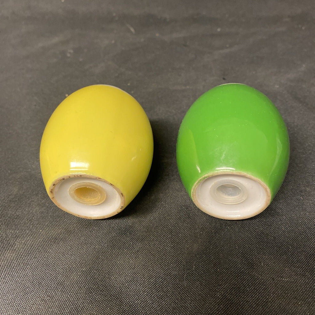 Vintage Egg Shaped Salt & Pepper pots collectable original - (5386)