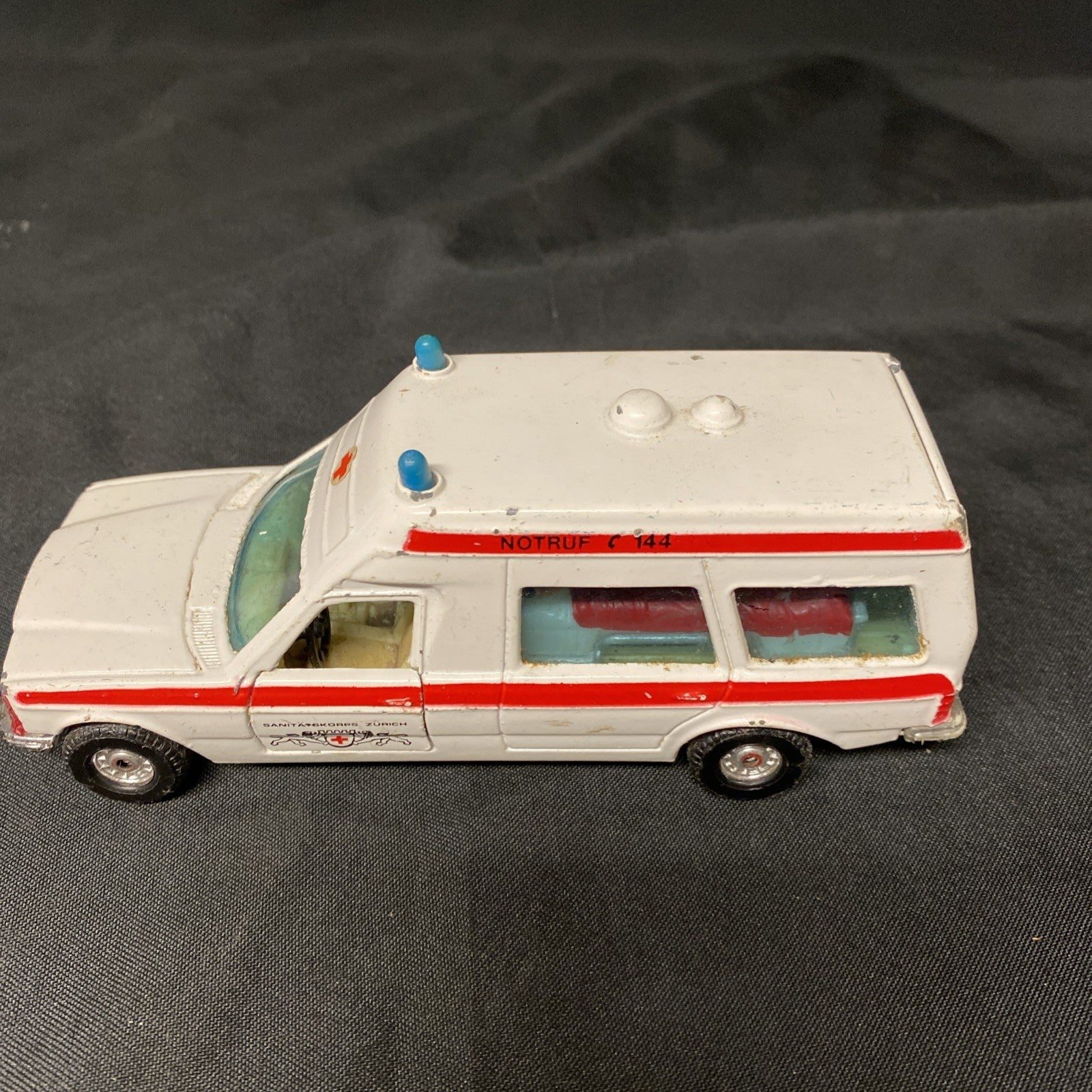 Husky Ambulance & Corgi Bonna 2500 Zurich Ambulance 80's - (1414)