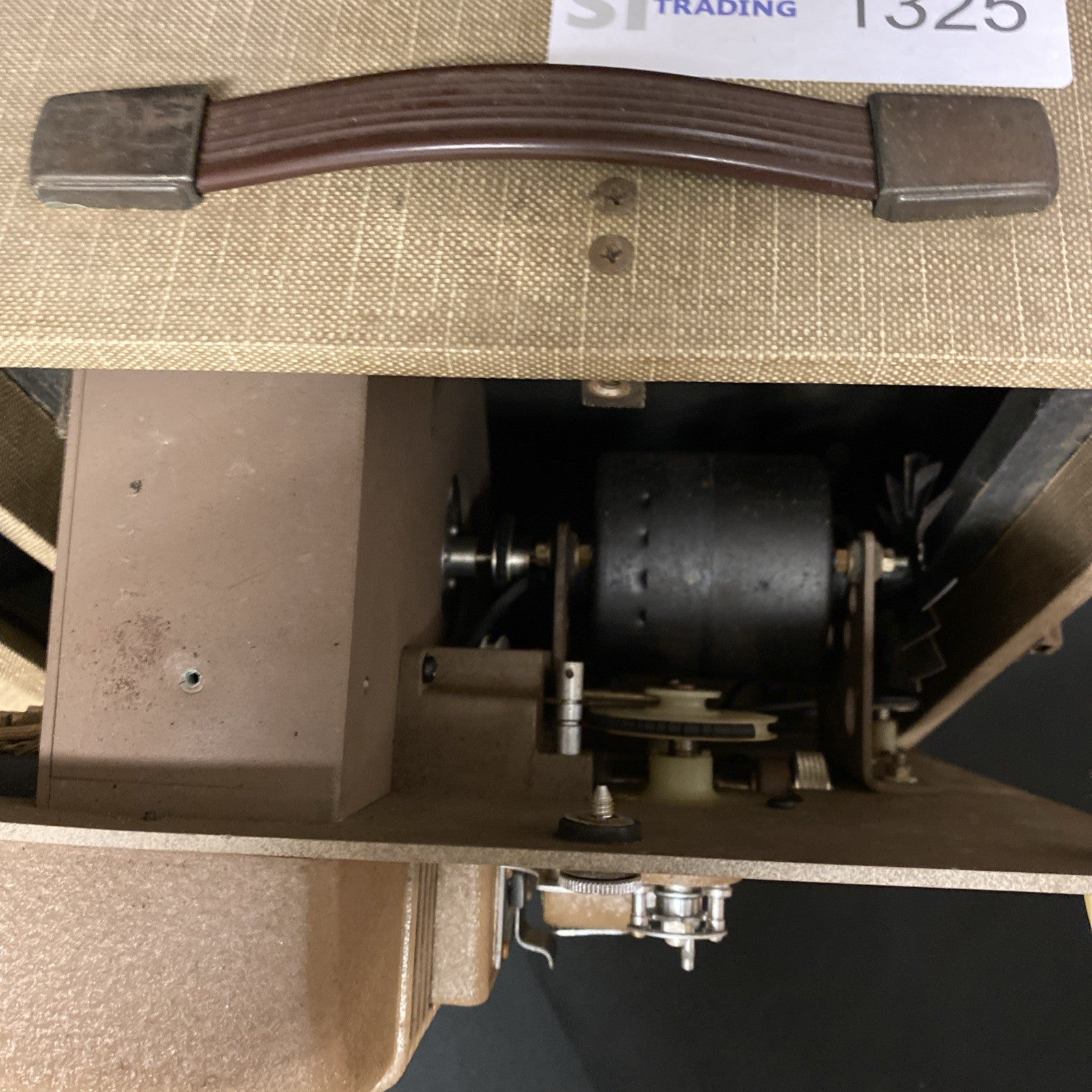 Kodak Kodascope Eight 500 Cine Projector Movie Projection Vintage (1325)