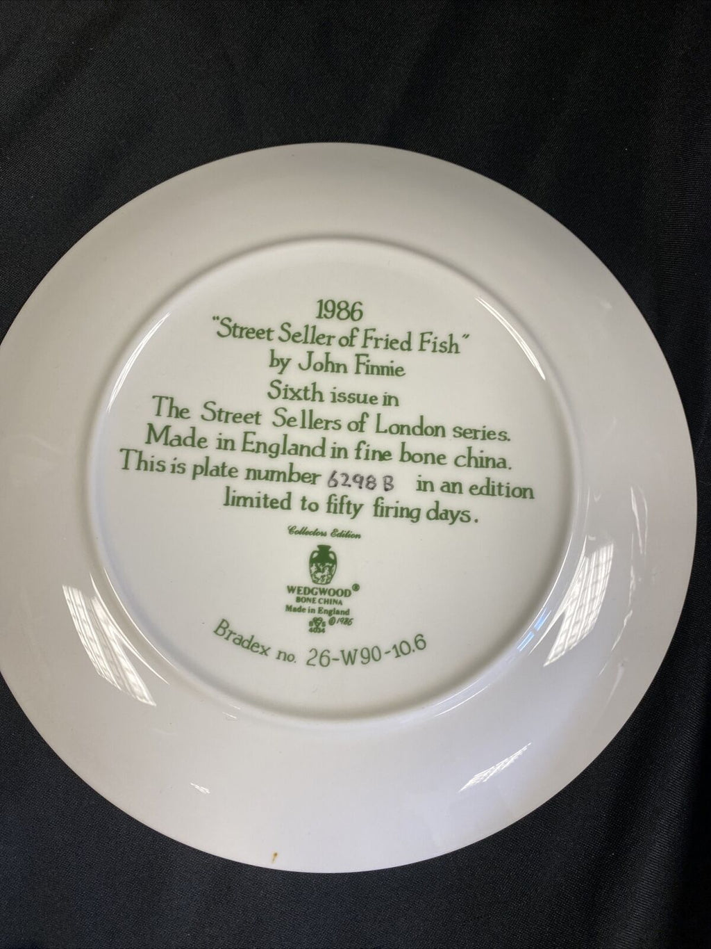 Wedgwood 1985 LONDON Collectors plates x2 Baked Potato & Fried Fish -(7838