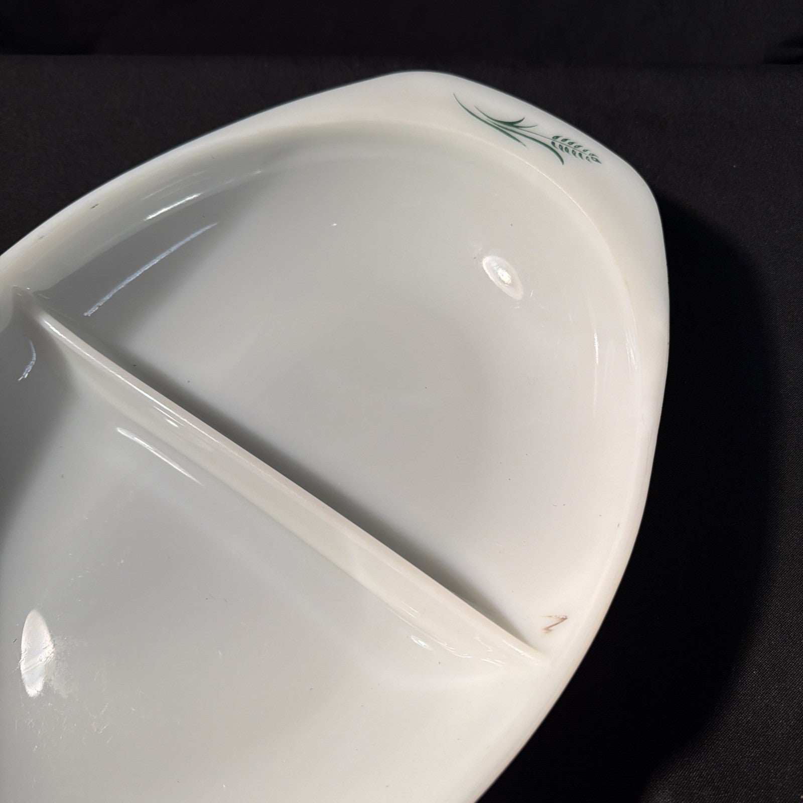 Pyrex 1960's Wheatsheaf design Divided Vegetable Dish - (2367)