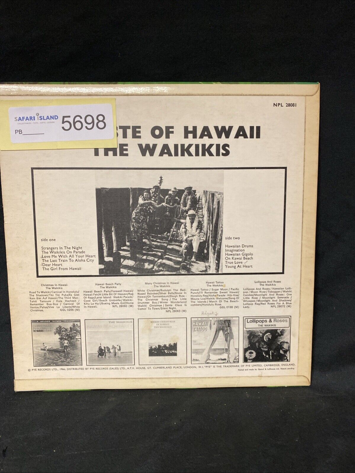 VINYL RECORD - The Waikikis - A Taste of Hawaii - LP 1966 - (5698)