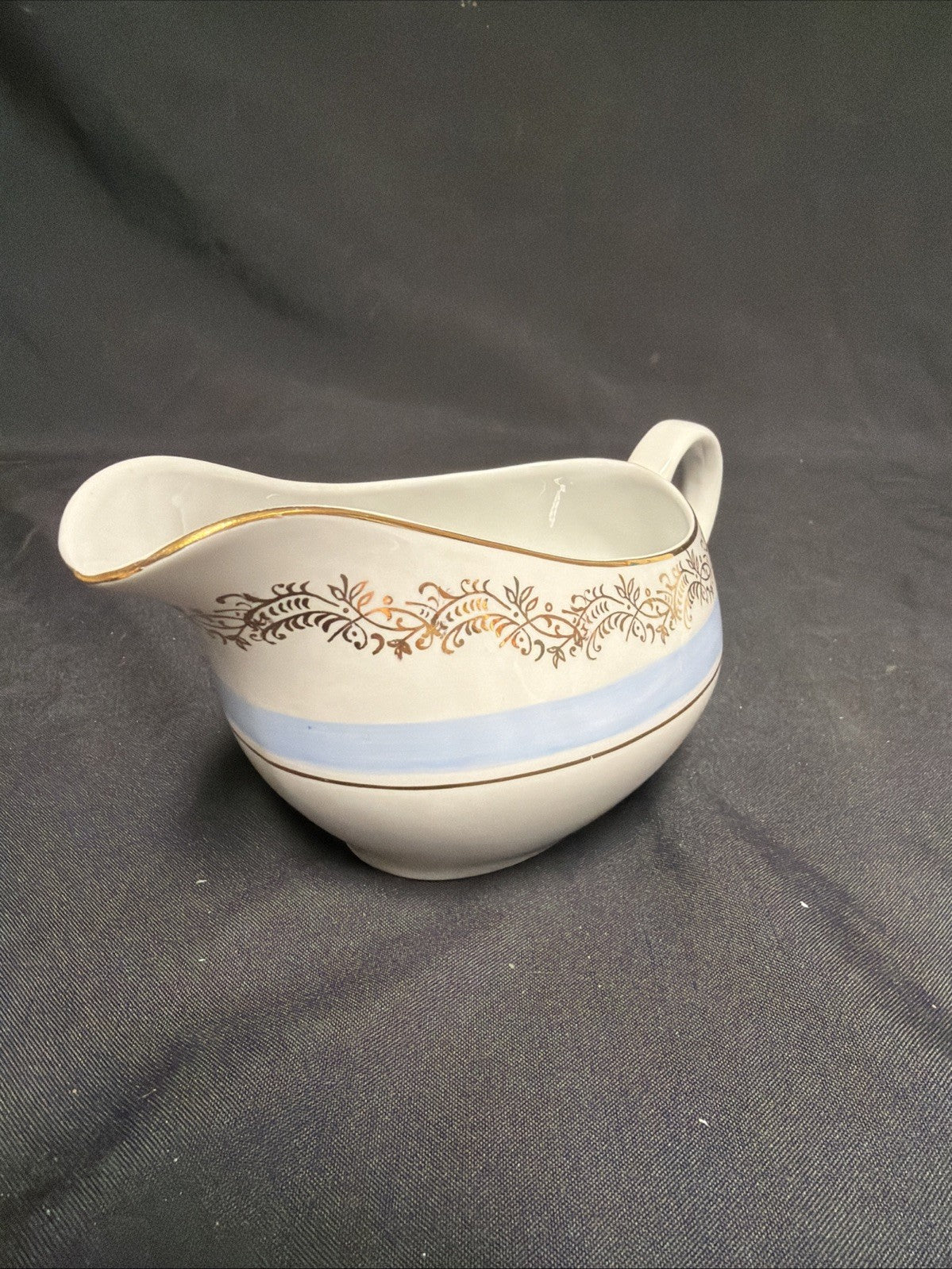 Alfred Meakin Blue Roses Gravy Boat "Seconds" Ex. Condition RARE (1804)