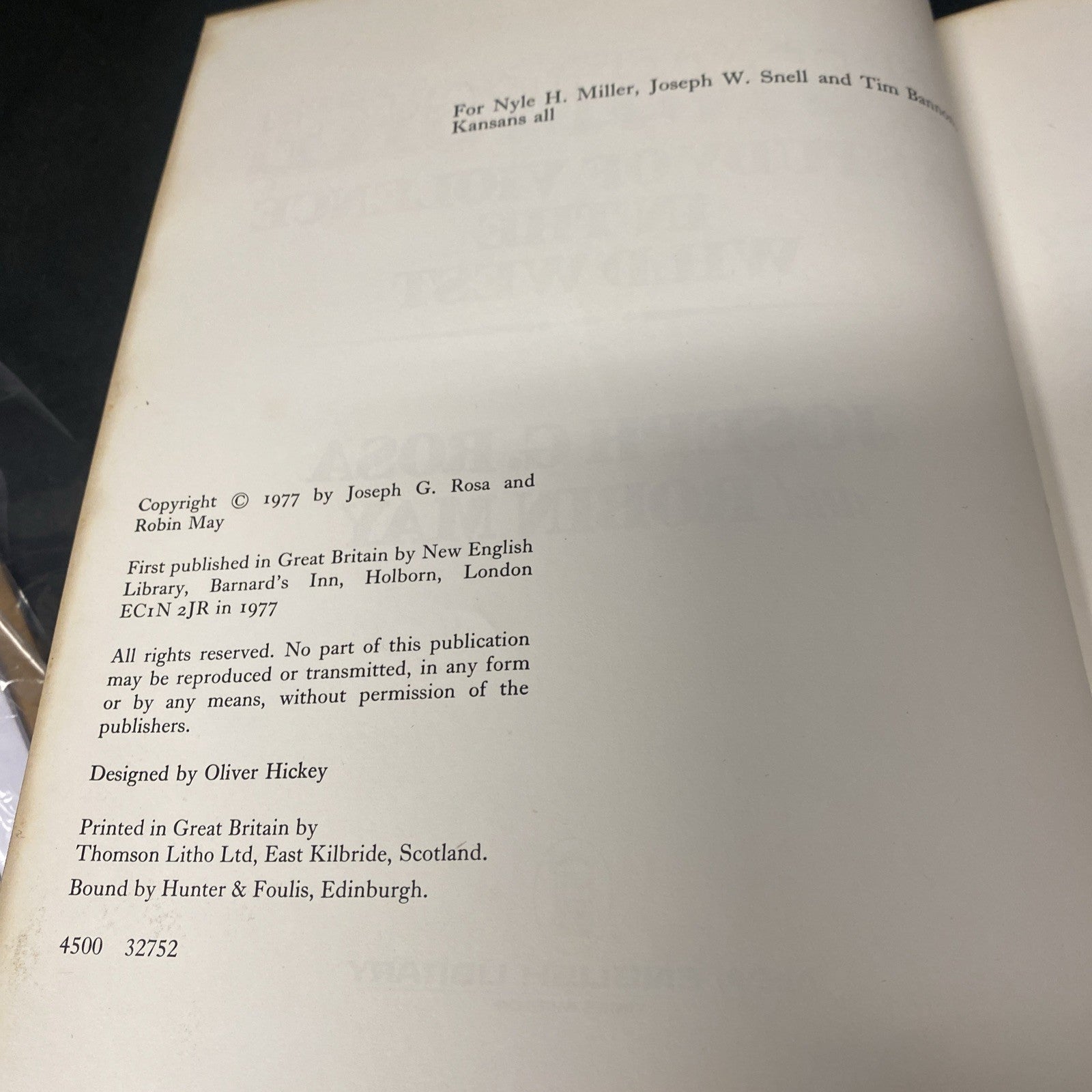 Book - Gunsmoke - Robin May Joseph Rosa - 1977 - (1522)