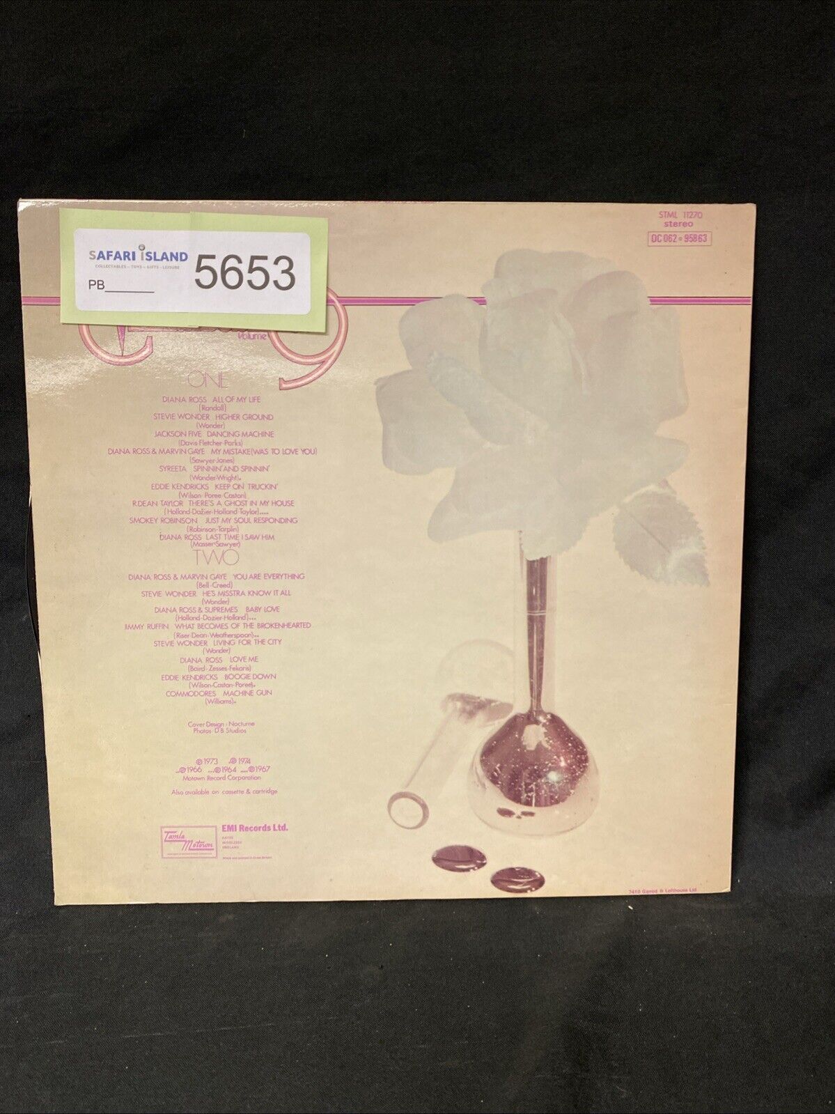 VINYL RECORD - Motown Chartbusters Volume 9 - 1974 - 17 tracks Ex Cond - (5653)