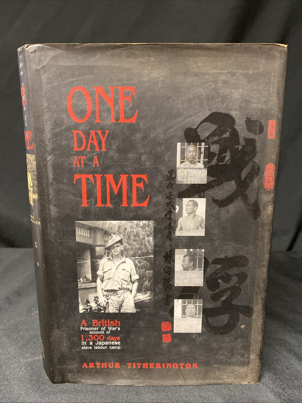 Book - One Day At A Time - Arthur Titherington - 1993 SIGNED - (1545)
