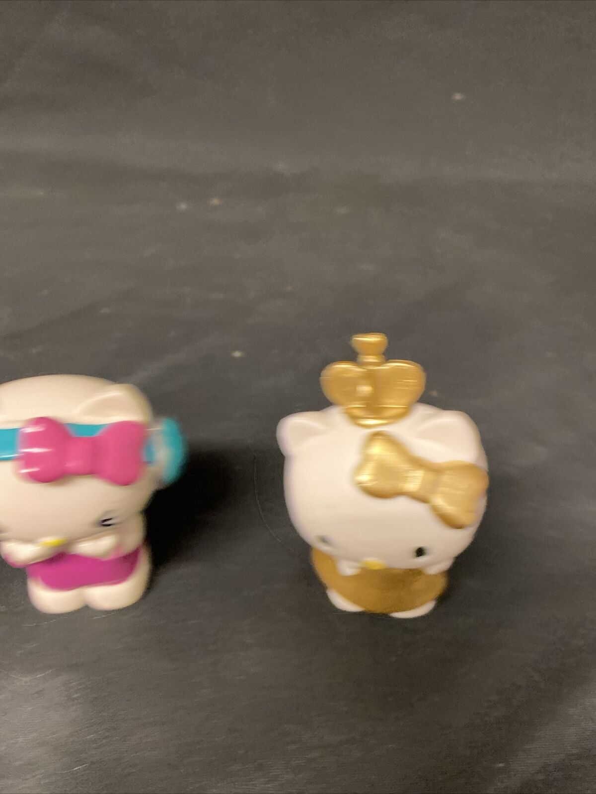 Comansi Spain 2 x Hello Kitty Gold and Headphones Figures Cake Toppers - (5019)