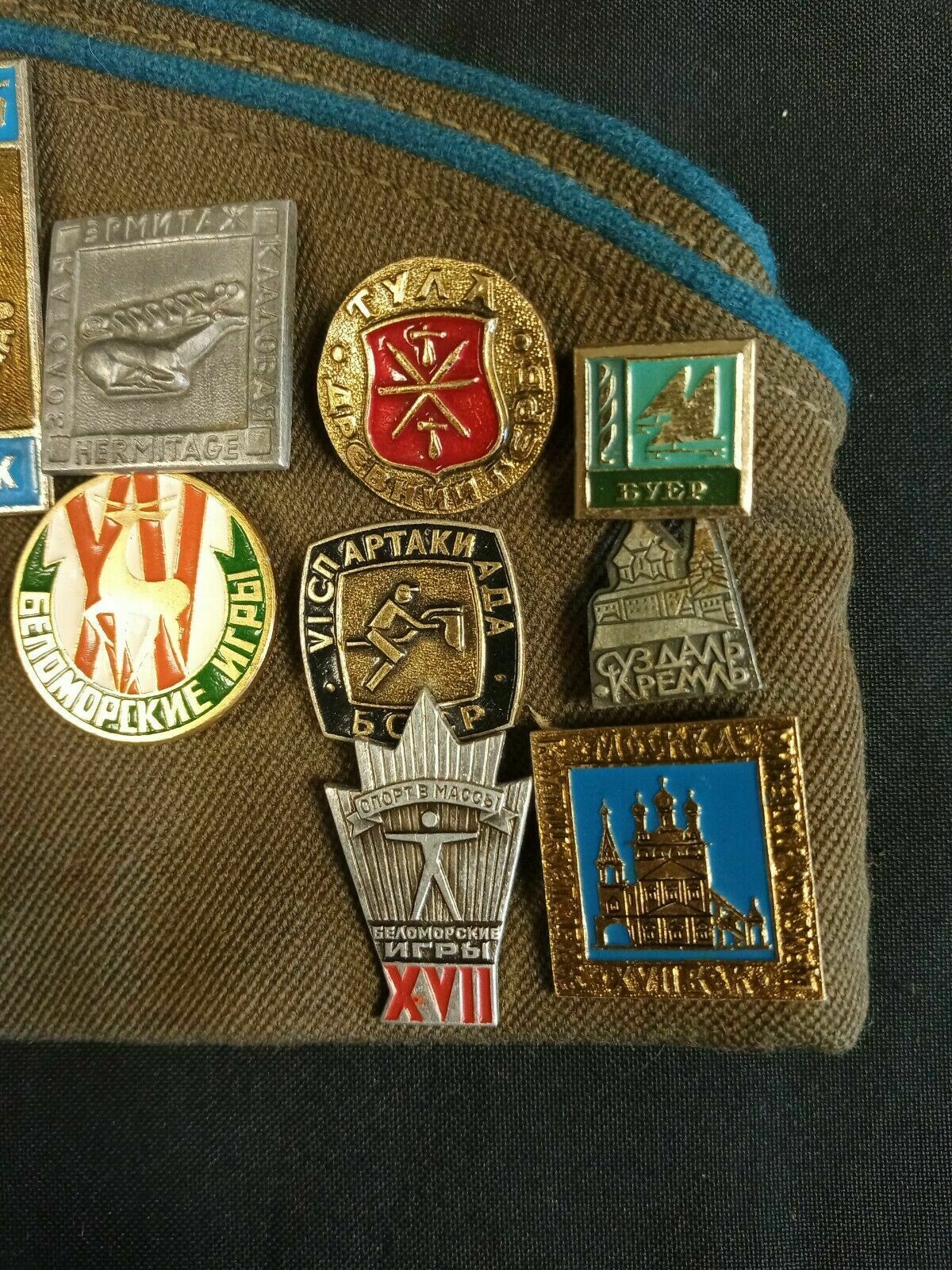 RUSSIAN Pilotka Flat Hat with 24 Pin badges & 3 fabric patches Military - (7968)