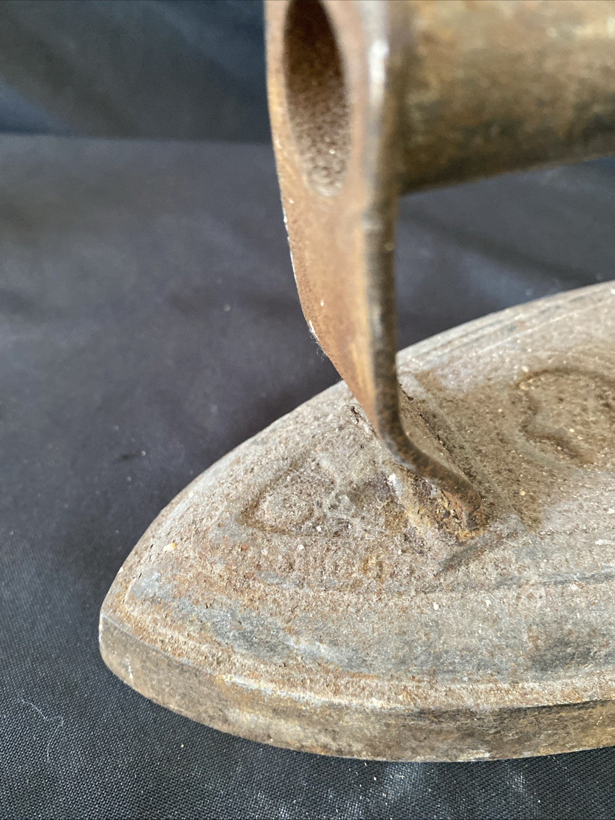 Antique Cast Iron Flat Clothes Iron Large Heavy Doorstop Kitchenalia - (1206)