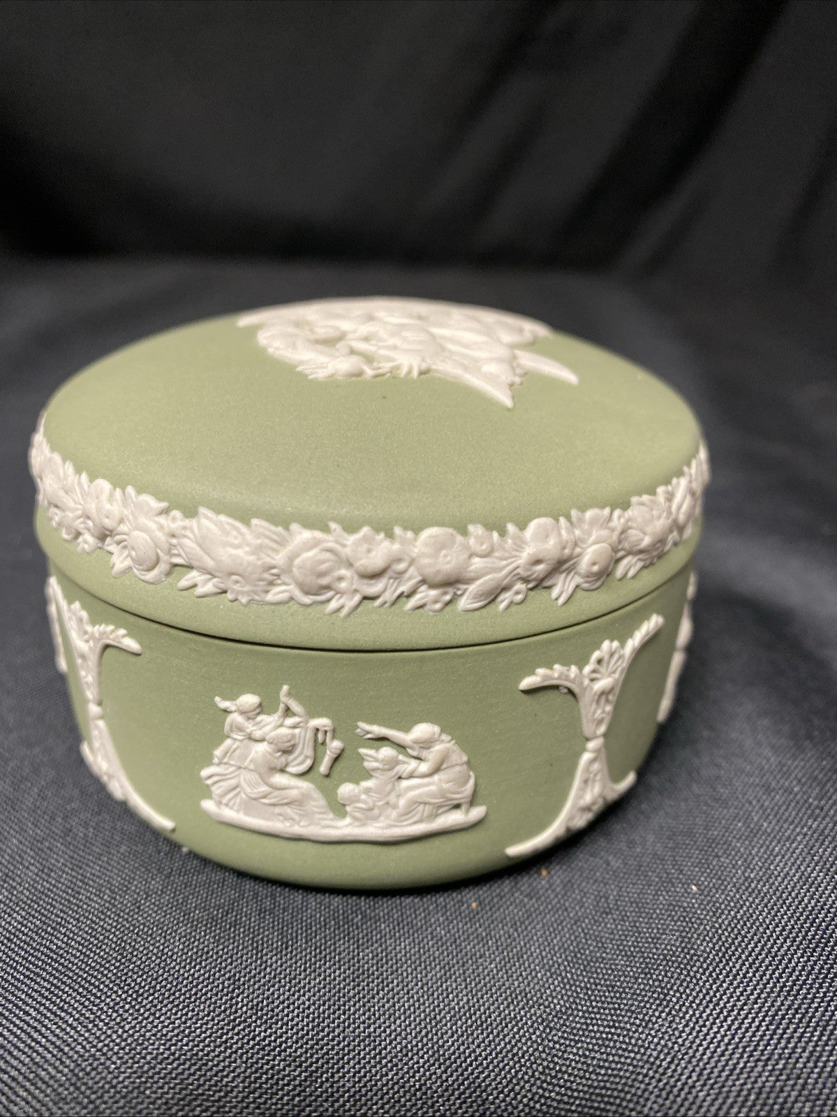 Vintage Wedgwood Jasperware Sage Trinket Box Grecian  - (1598)