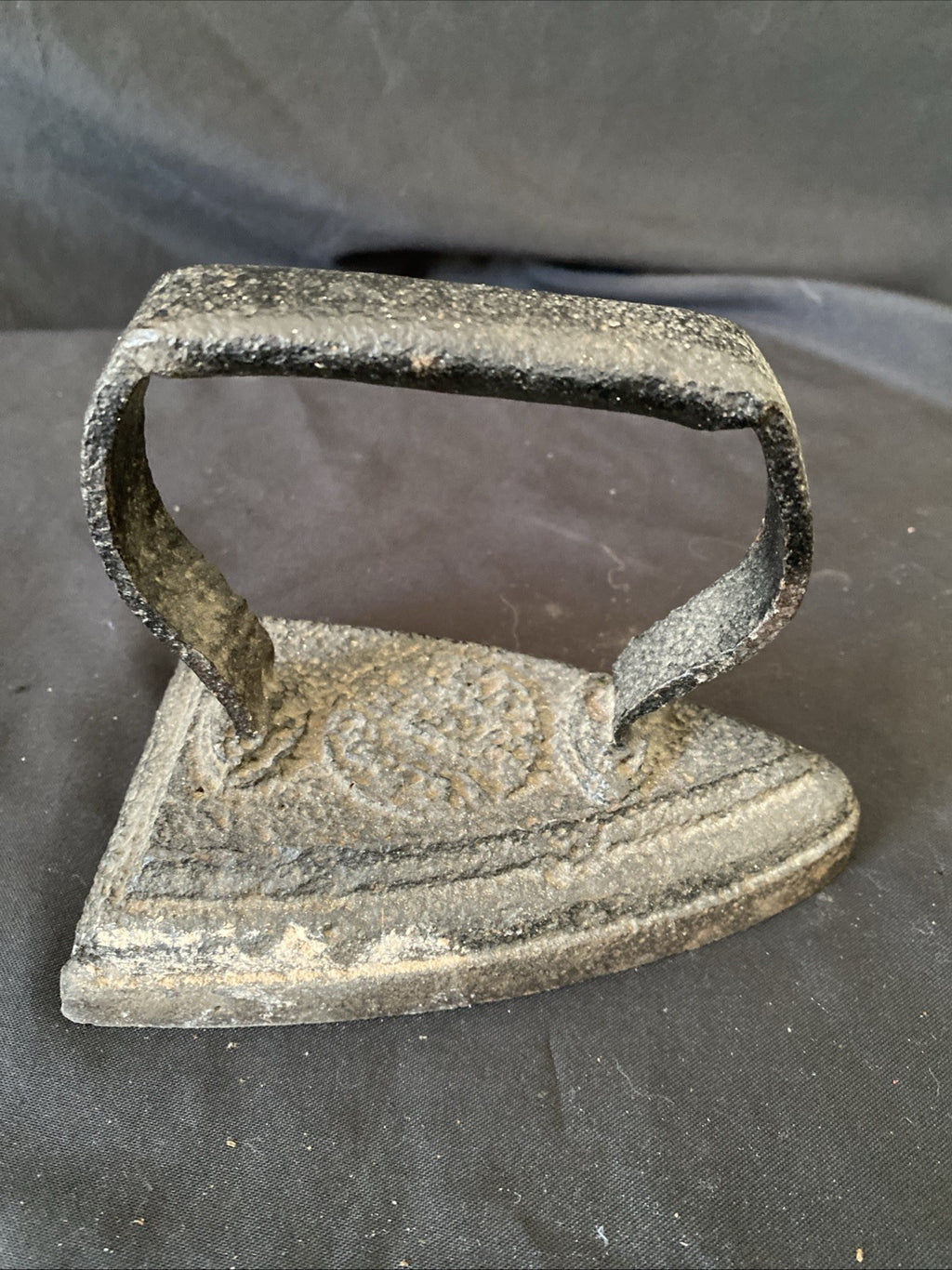 Antique Cast Iron Flat Clothes Iron Heavy Doorstop Kitchenalia - (1207)