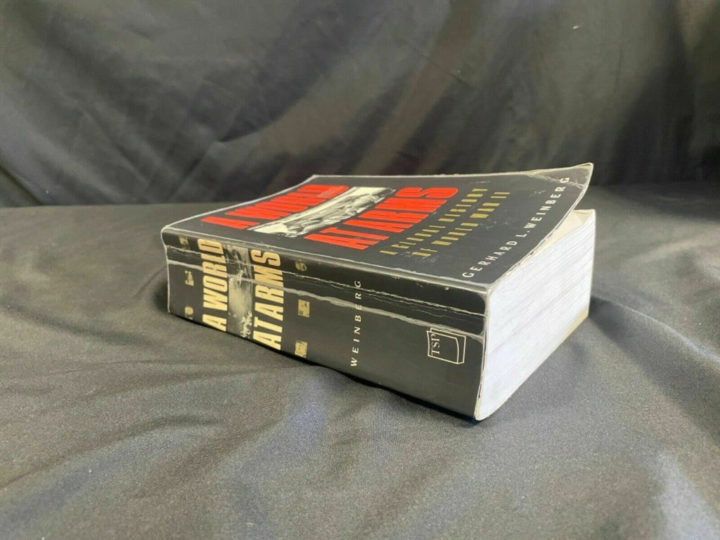 BOOK - A World At Arms - A Global History Of World War II Gerhard Weinberg - (8220)