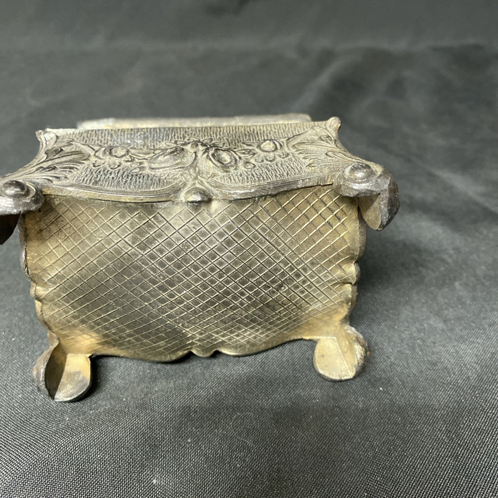 Pewter Trinket Box with lid Vintage Kitsch - (1419)