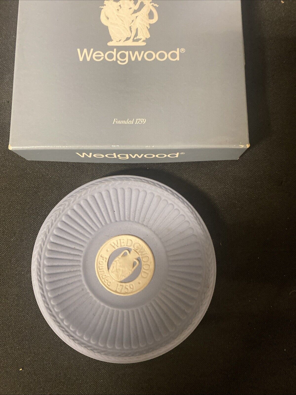 Wedgwood Jasperware Blue 225th Anniver. Round Fluted Tray Boxed 79mm D. -(5827)