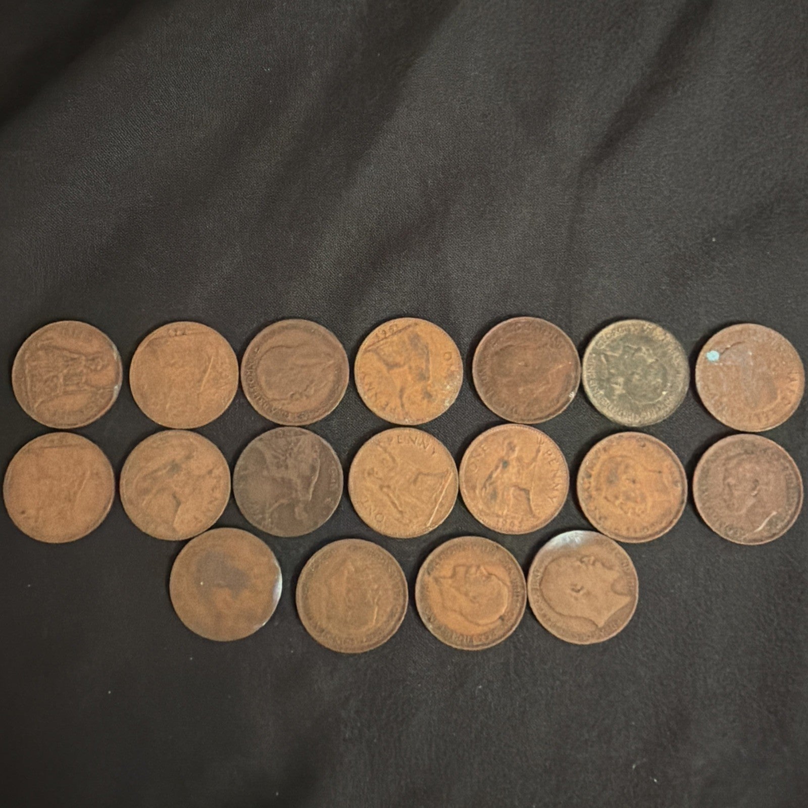 18 x British One Penny coins 1901 to 1967 spanning 3 Kings and 2 Queens  - (2360)