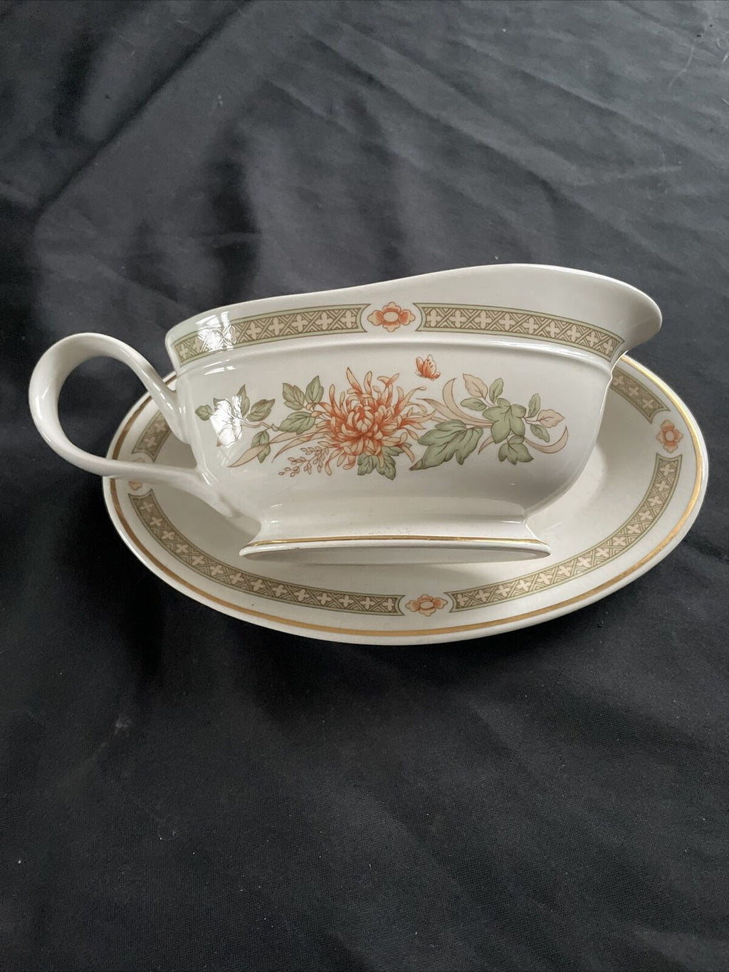 St Michael Chrysanthemum Gravy Boat and Dish Lovely condition Vintage - 9395