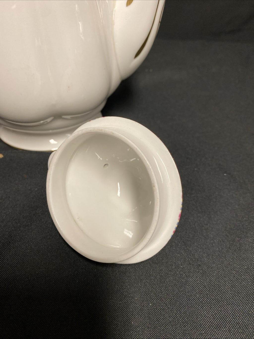 Royal Albert Bone China Petit Point RD778676 Tea / Coffee Pot Mint - (1765)