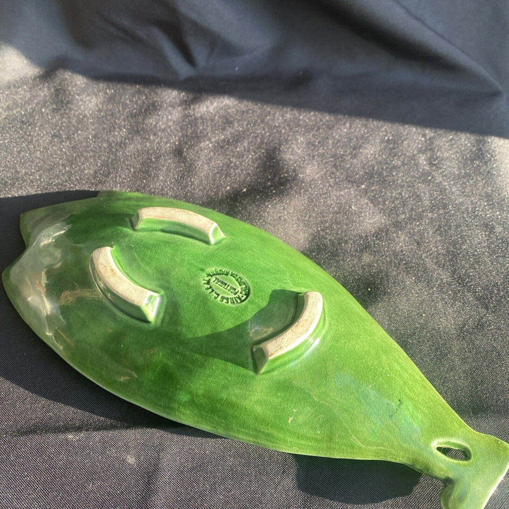 Ceramic olive dish - Caldas da Rainha Aires C Leal Portugal - (9165)