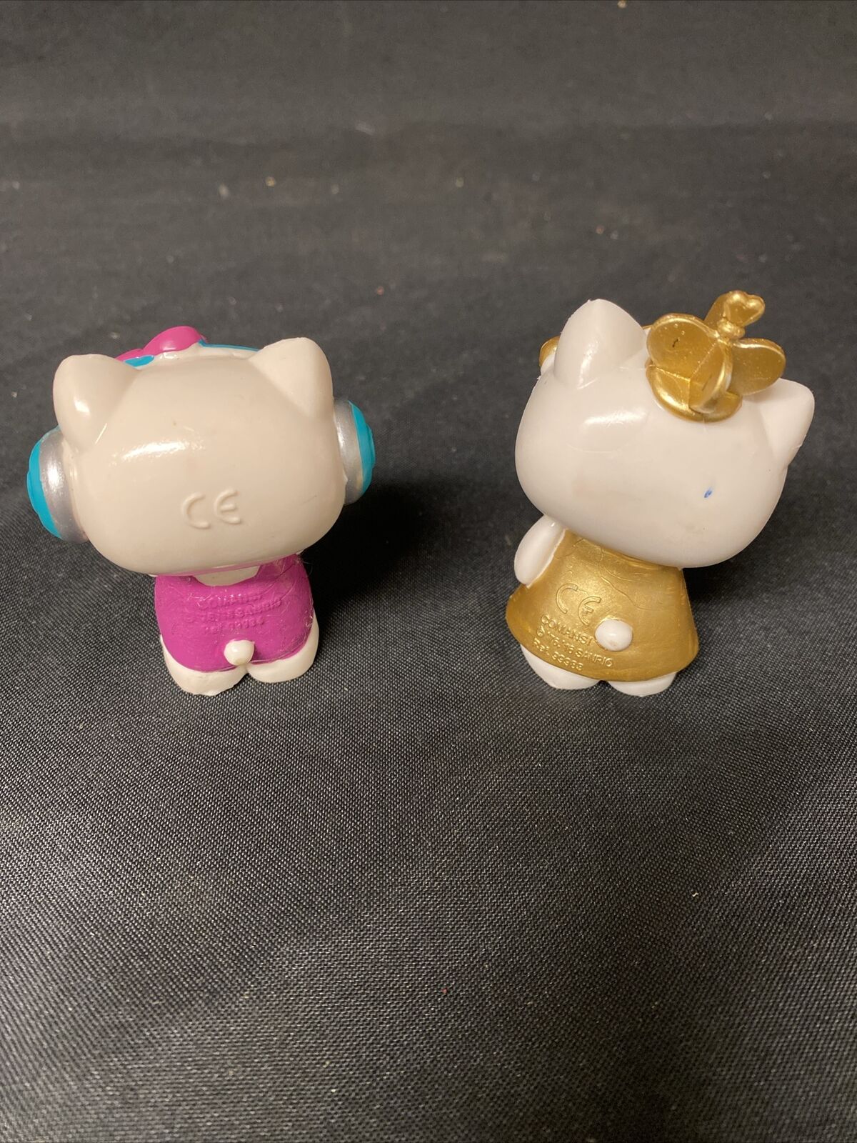 Comansi Spain 2 x Hello Kitty Gold and Headphones Figures Cake Toppers - (5019)